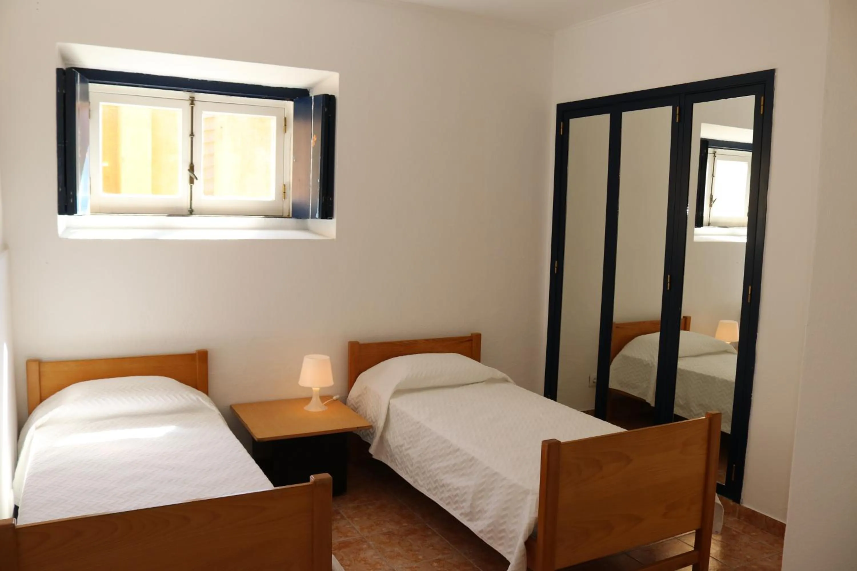 Bedroom, Bed in HI Oeiras – Pousada de Juventude