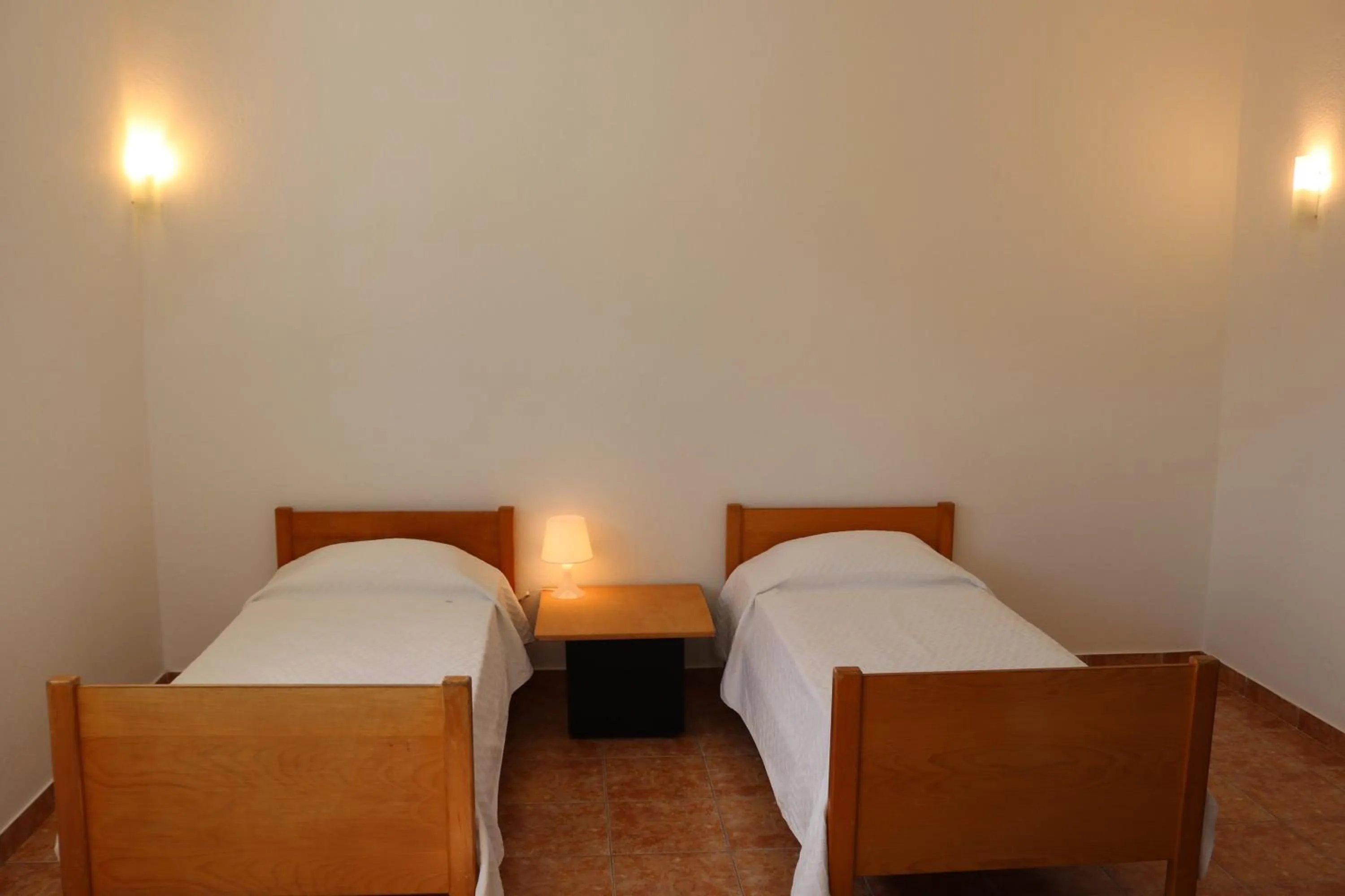 Bedroom, Bed in HI Oeiras – Pousada de Juventude