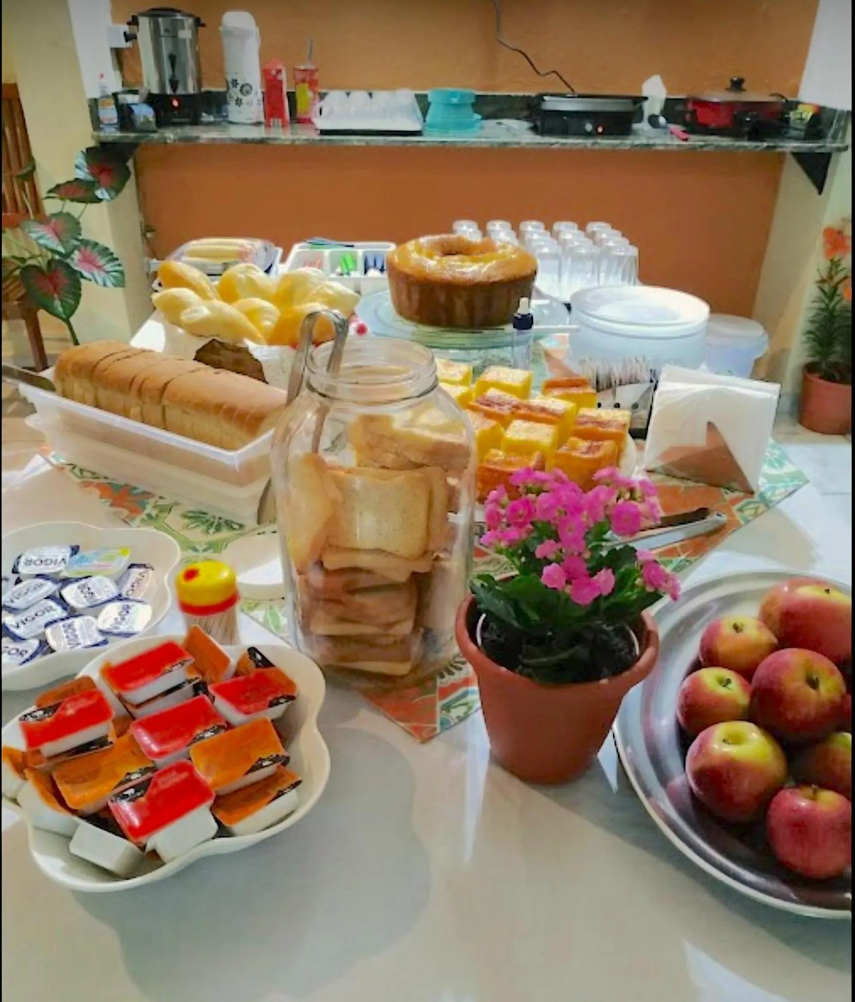 Breakfast in VELINN Pousada Praia do Perequê