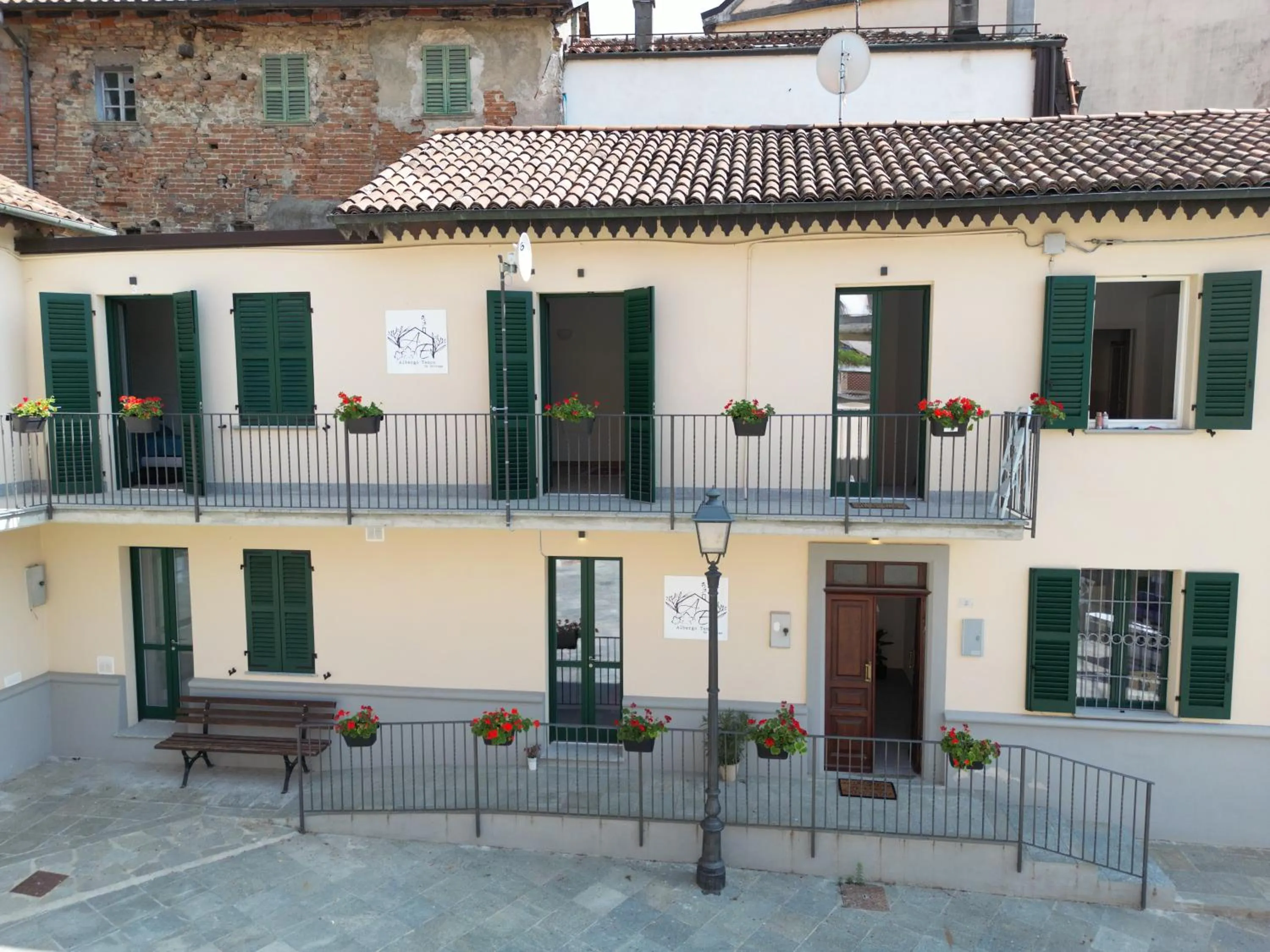 Property building in Albergo Tenco by Bottega