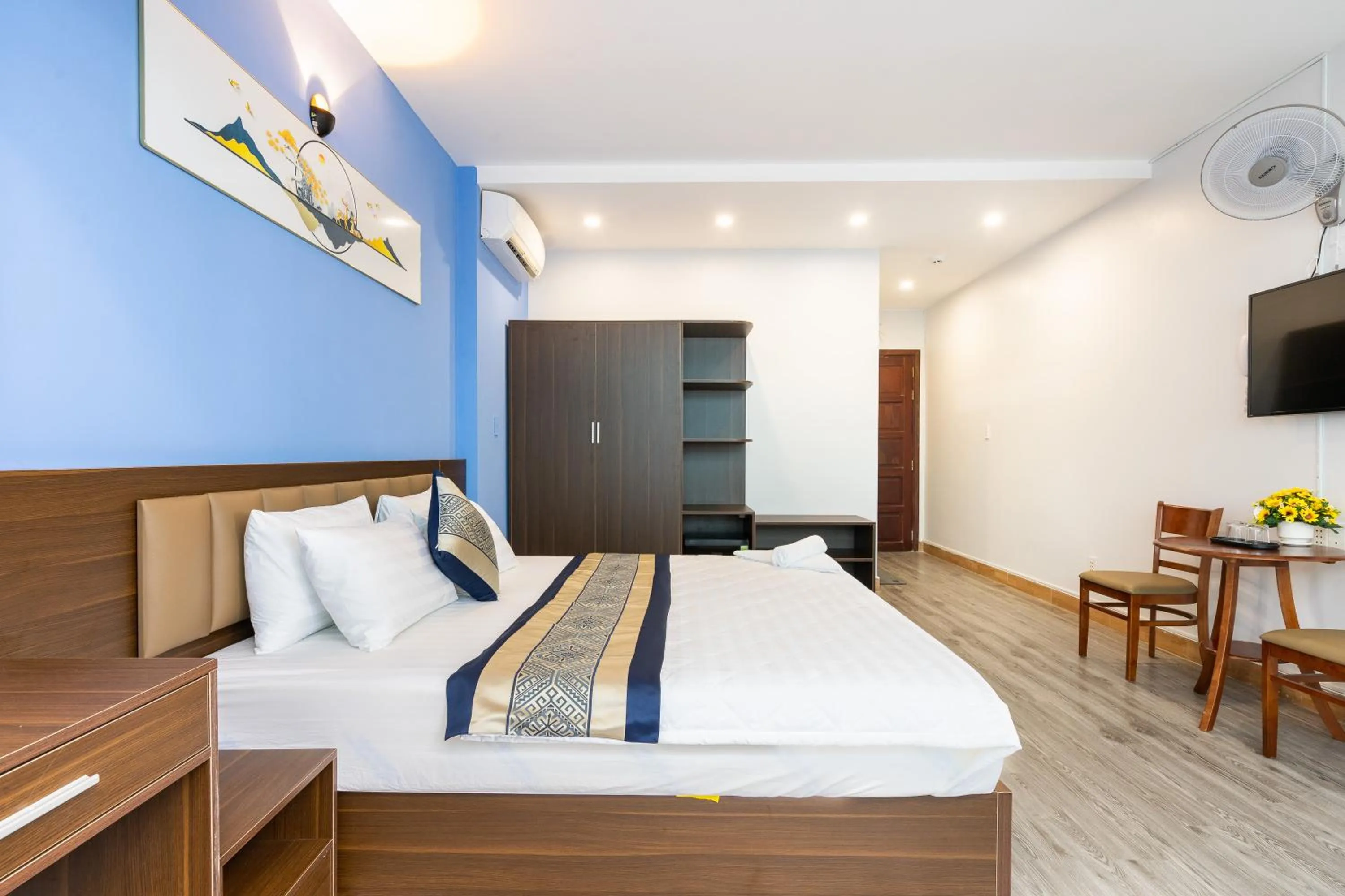 Bed in Green Airport Hotel