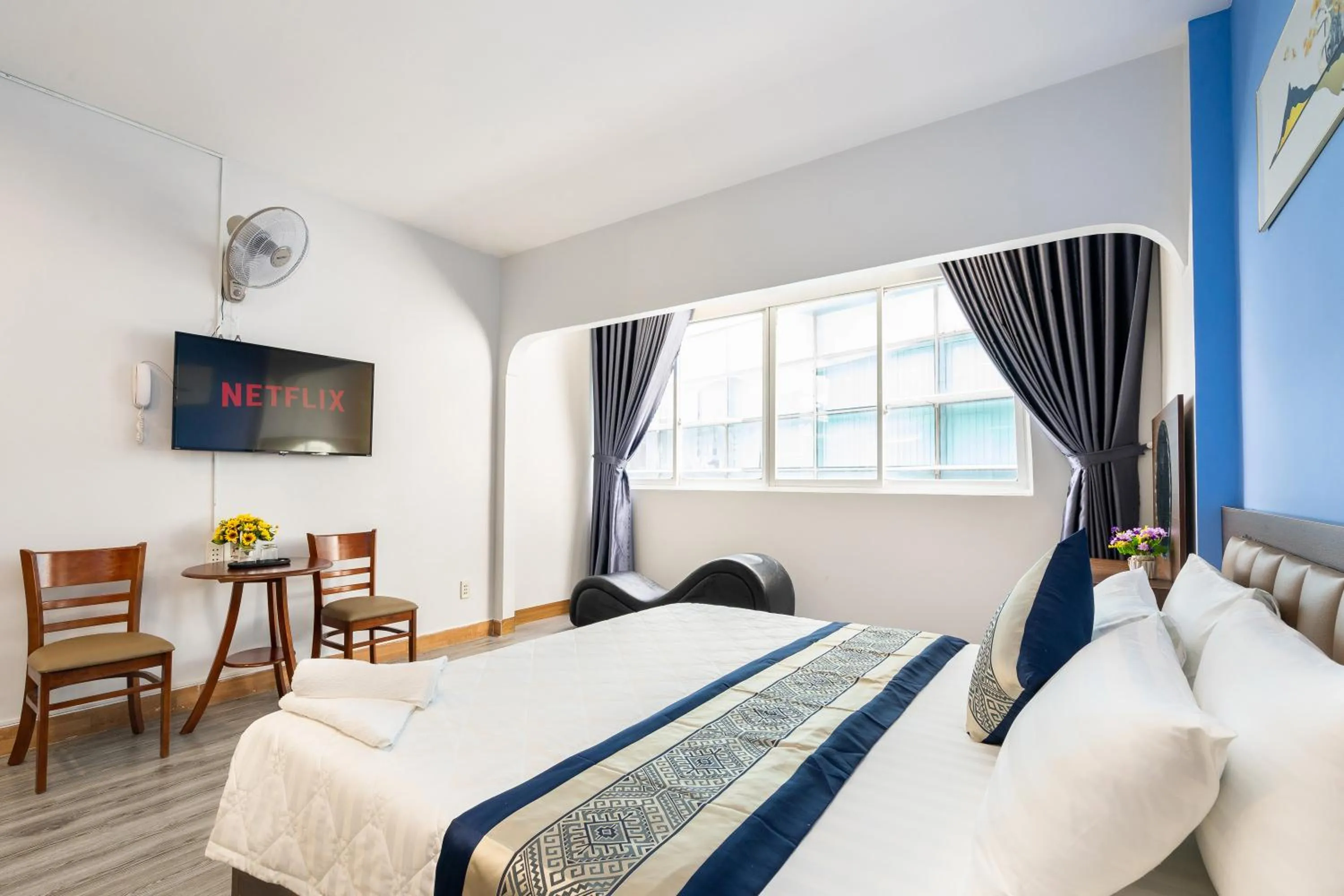 Bed in Green Airport Hotel