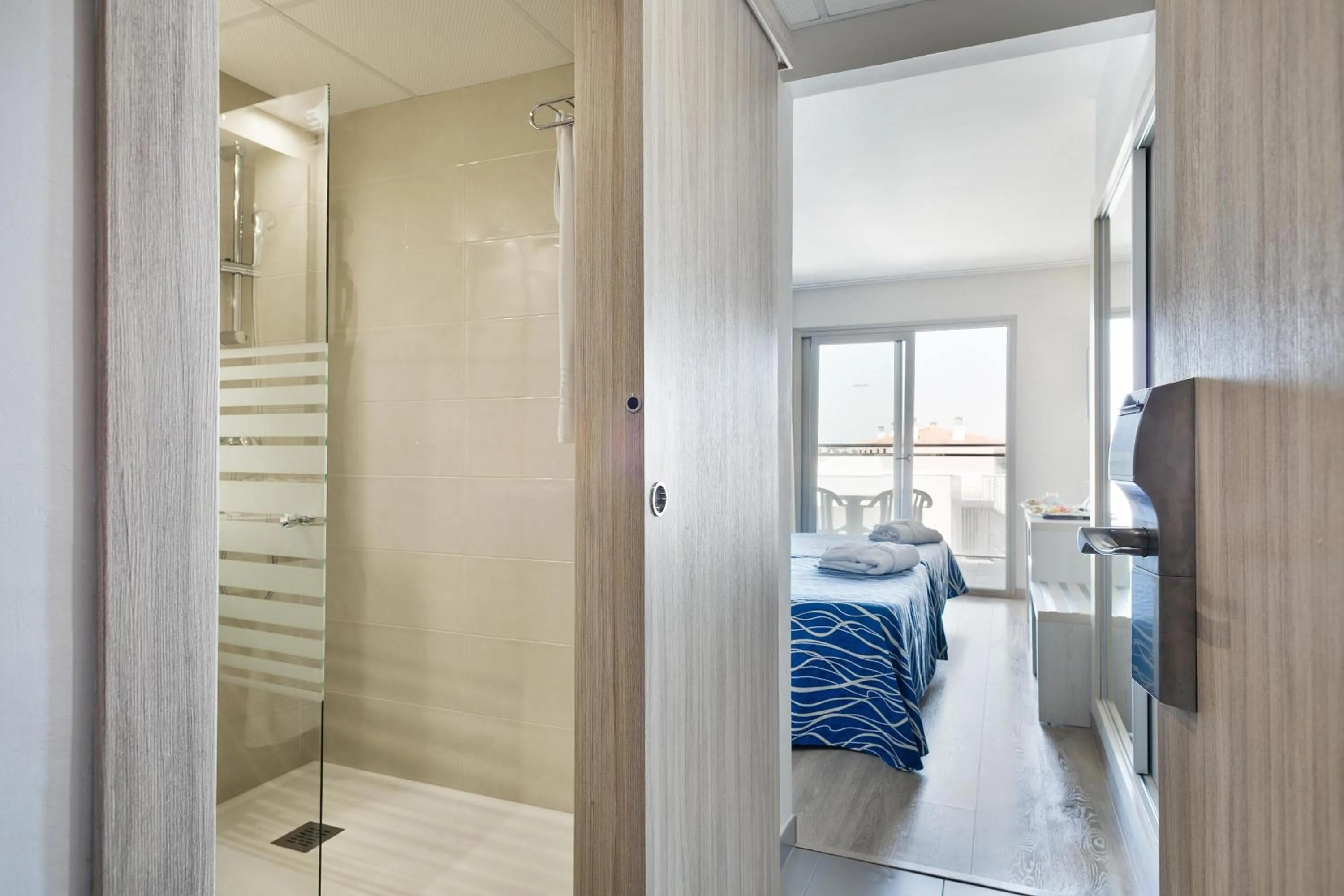 Bathroom, Bed in Hotel Best San Francisco