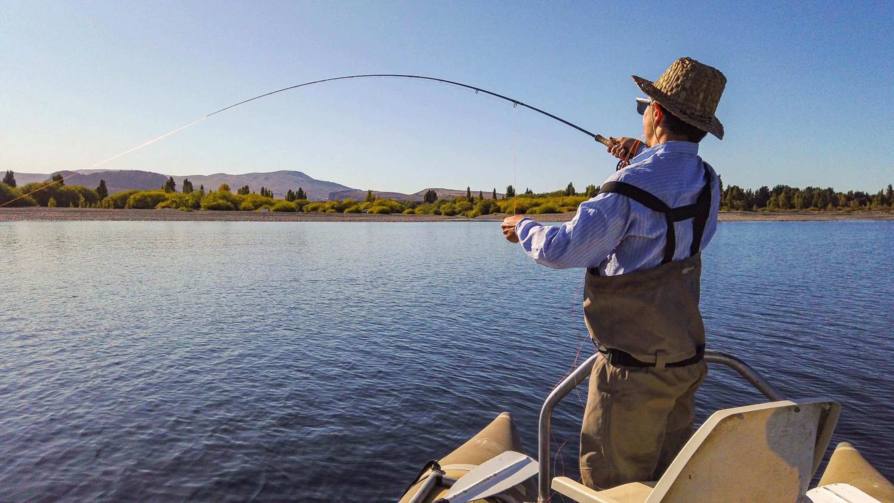 Fishing in Villa Huapi