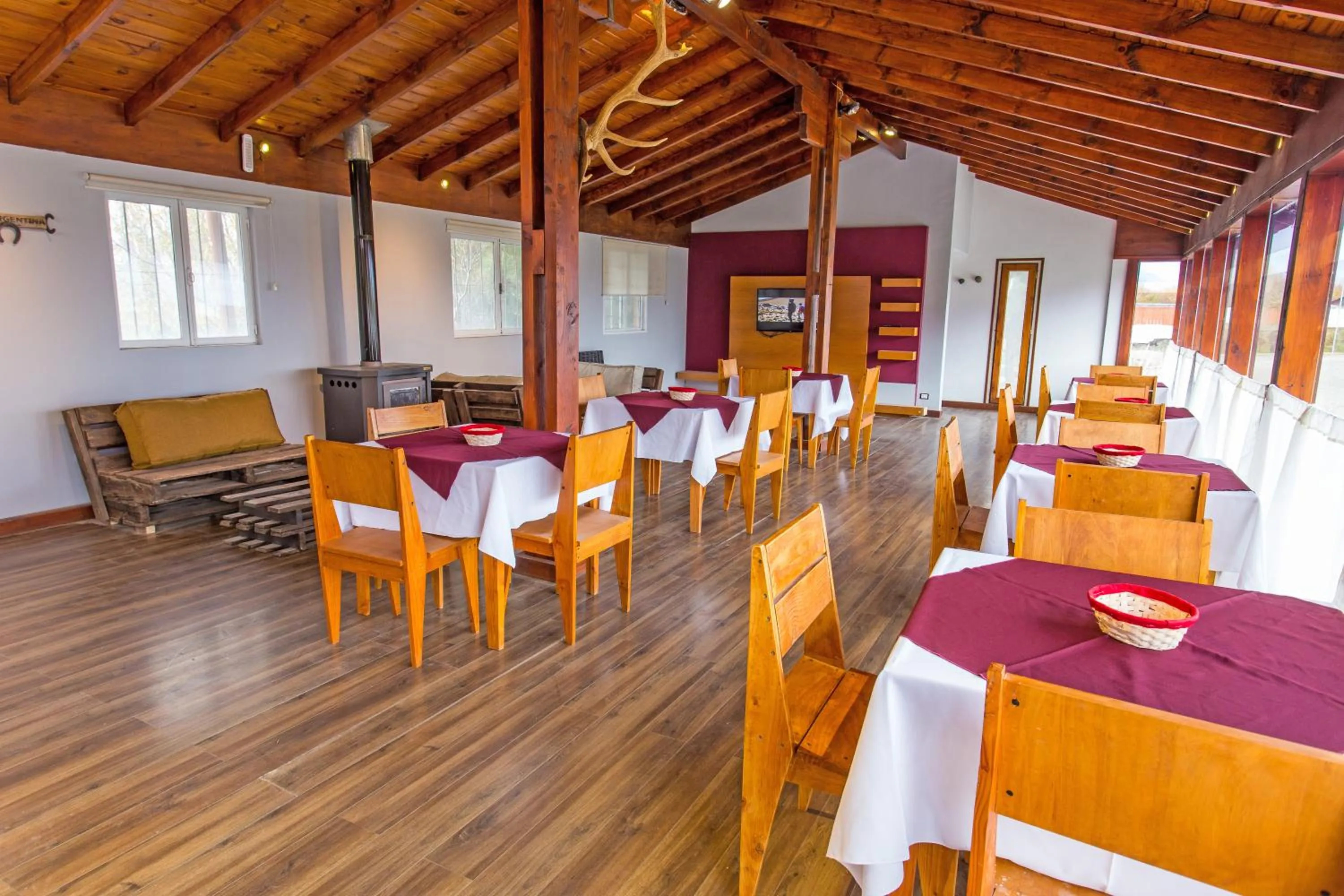 Restaurant/places to eat in Villa Huapi