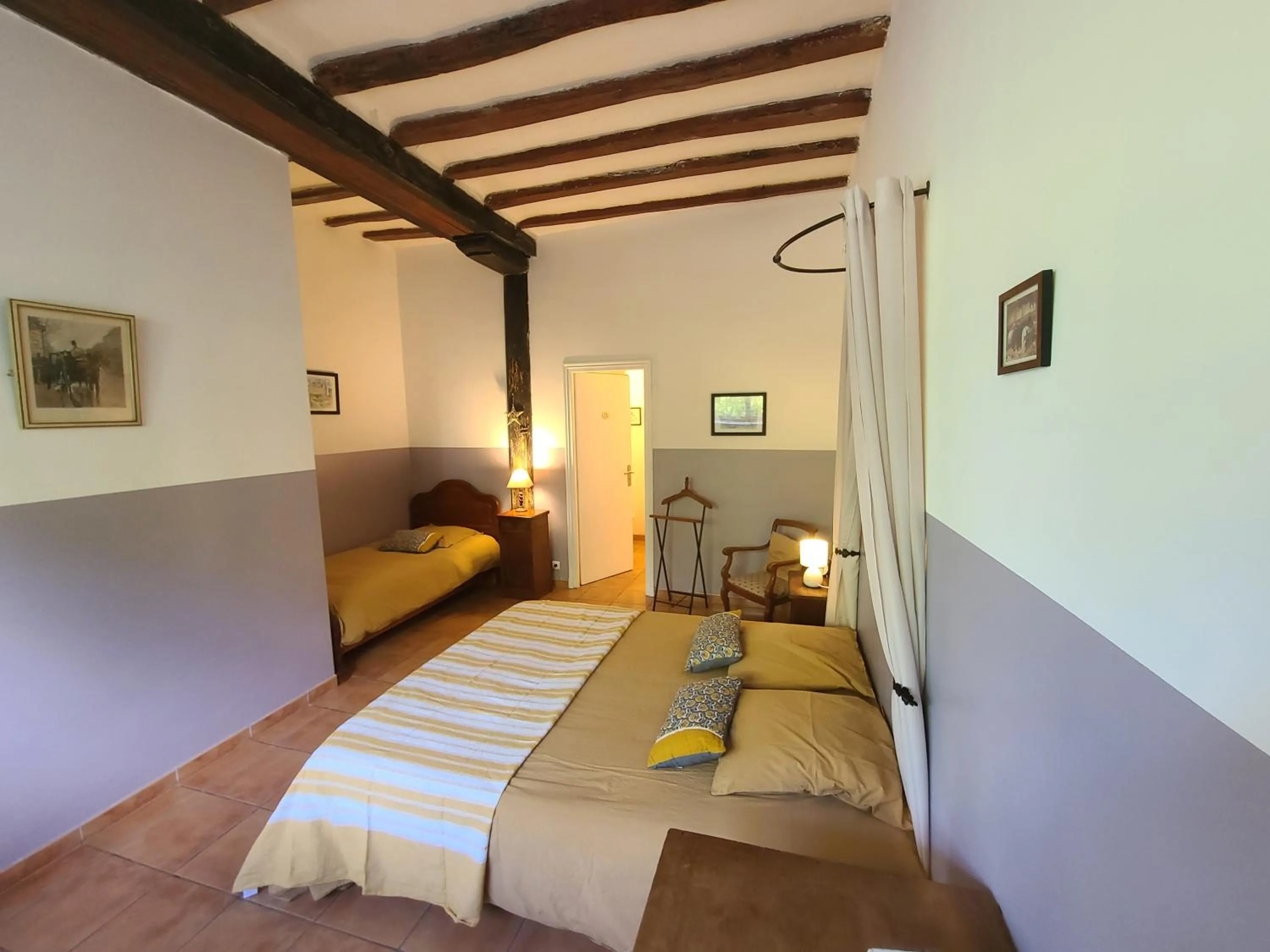 Photo of the whole room, Bed in Chambres d'Hôtes du Clos de la Touche - Piscine chauffée