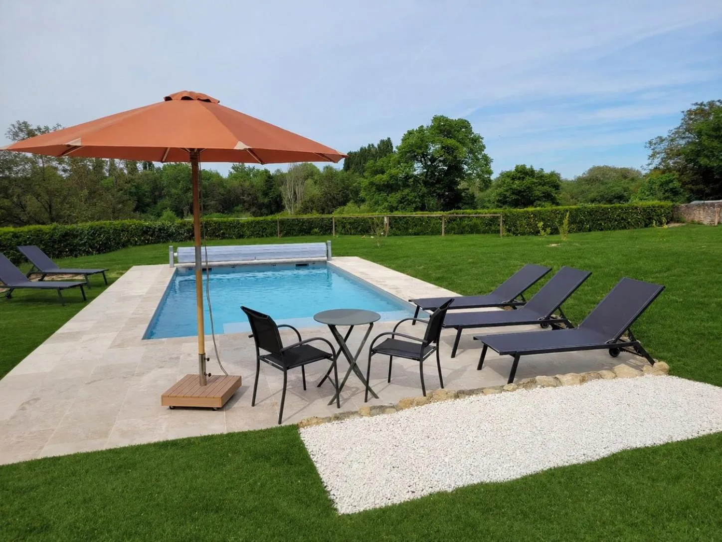 Swimming pool in Chambres d'Hôtes du Clos de la Touche - Piscine chauffée