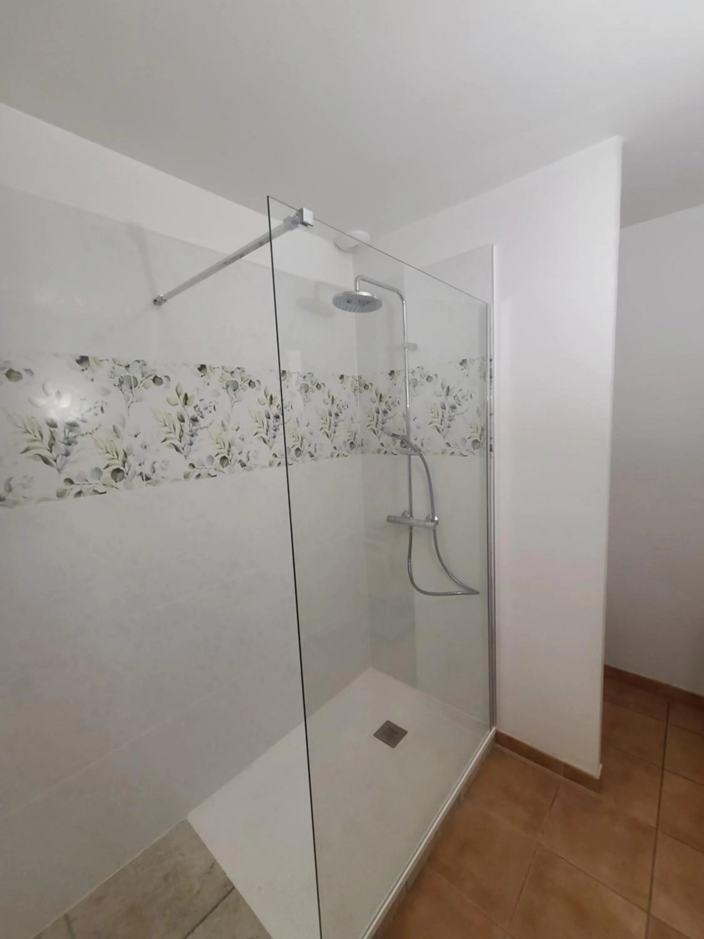 Bathroom in Chambres d'Hôtes du Clos de la Touche - Piscine chauffée