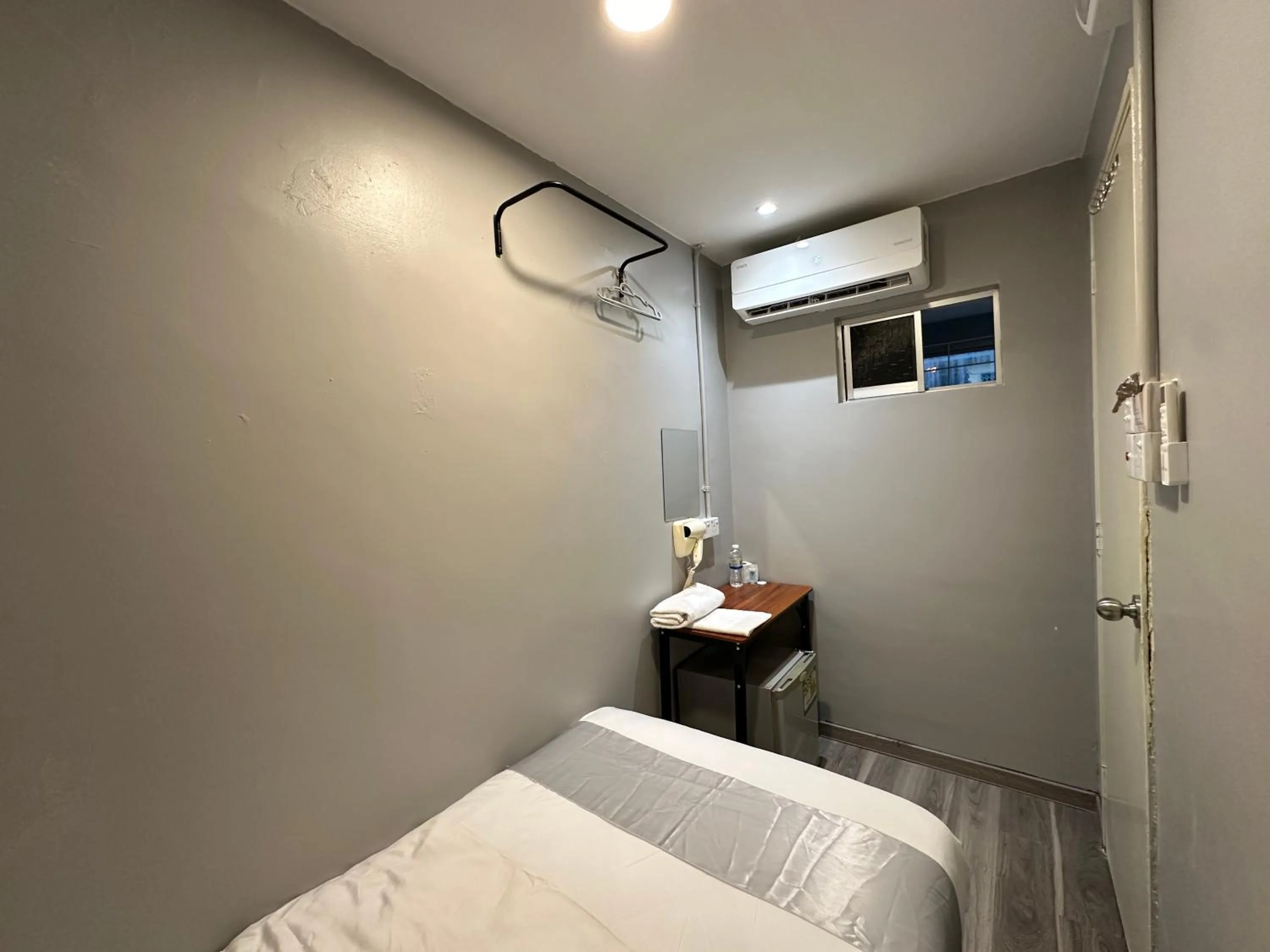 Bed in SS Grey House