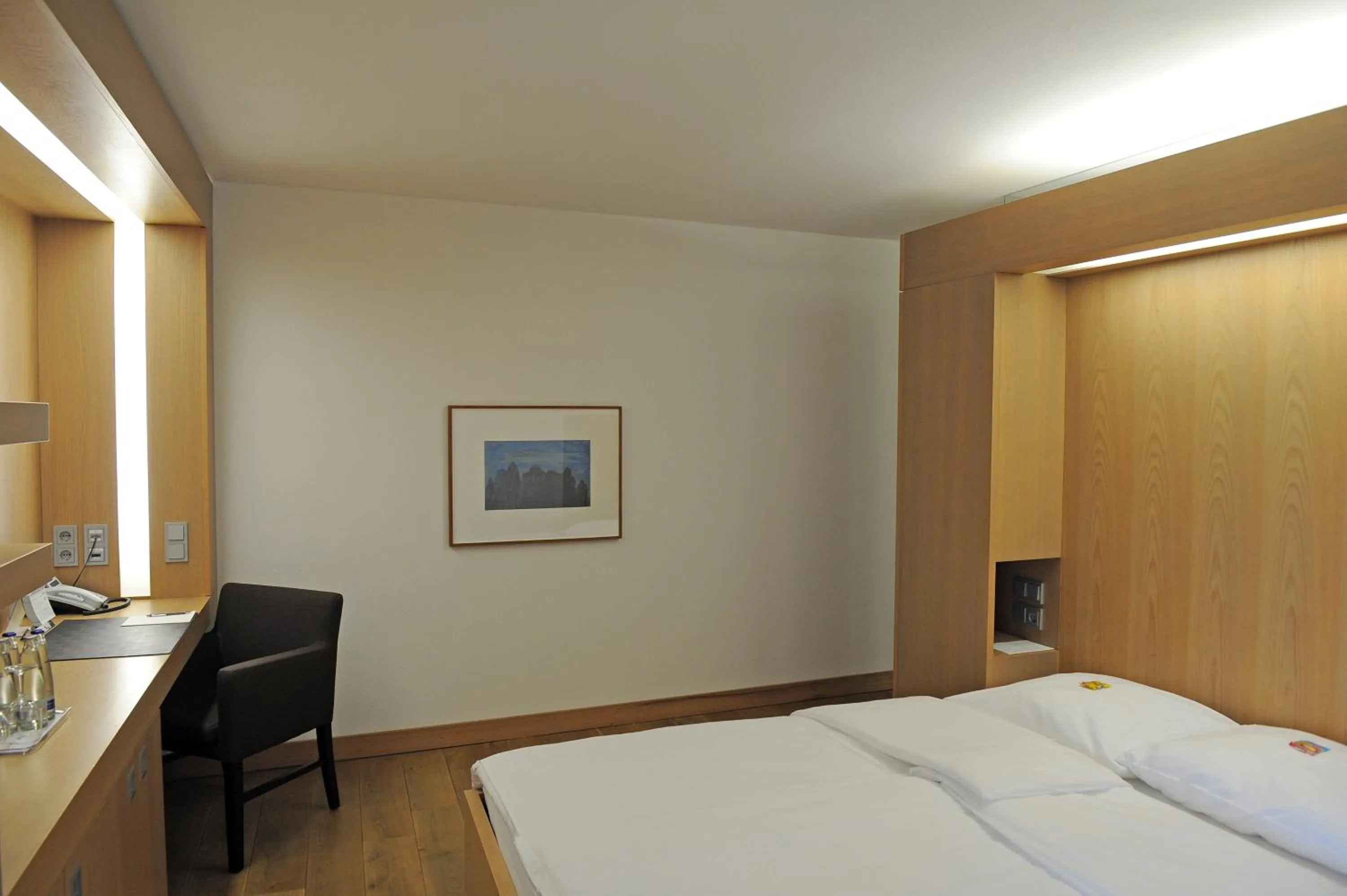 Photo of the whole room, Bed in Schloss Hohenkammer