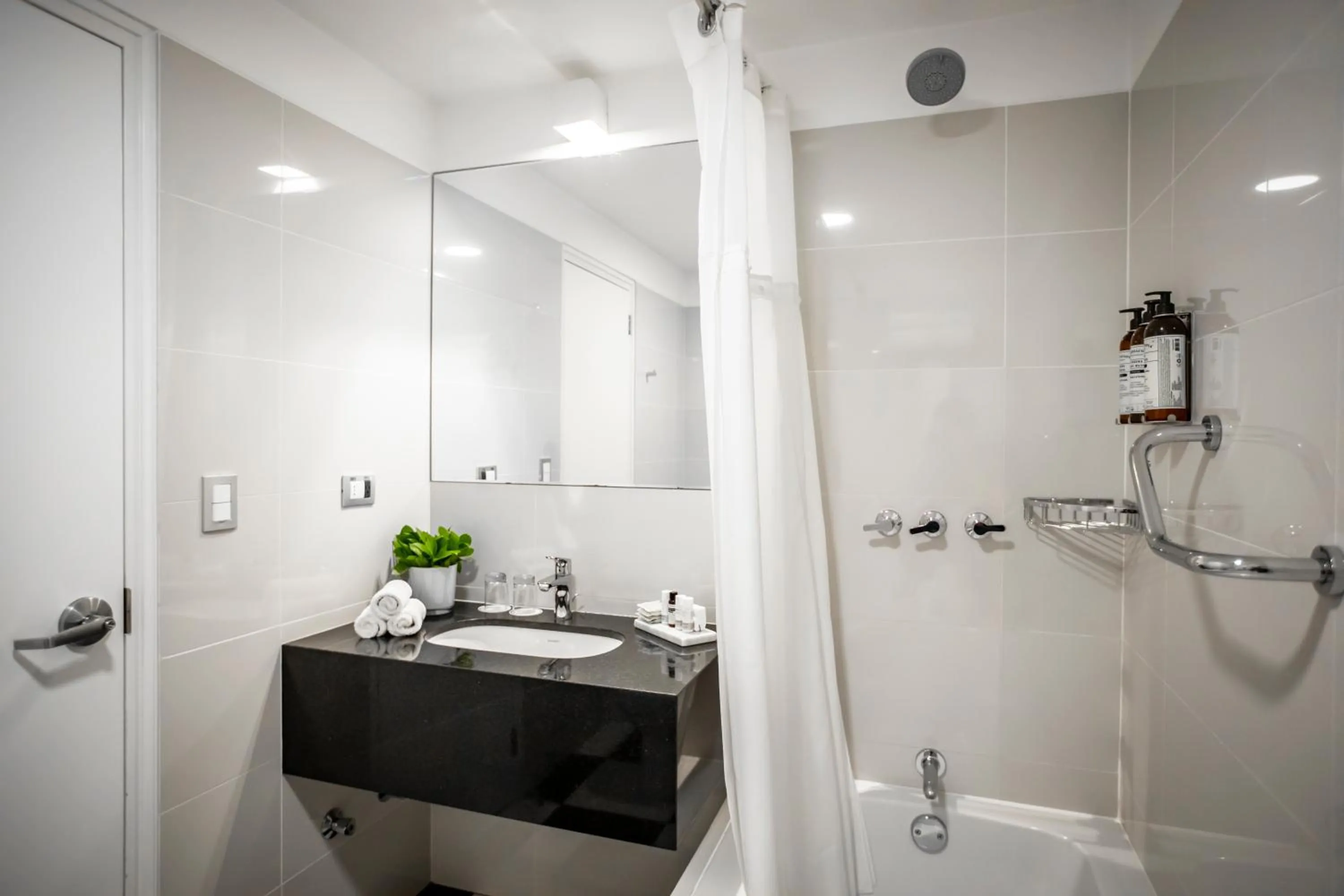 Bathroom in Wyndham Costa del Sol Lima City