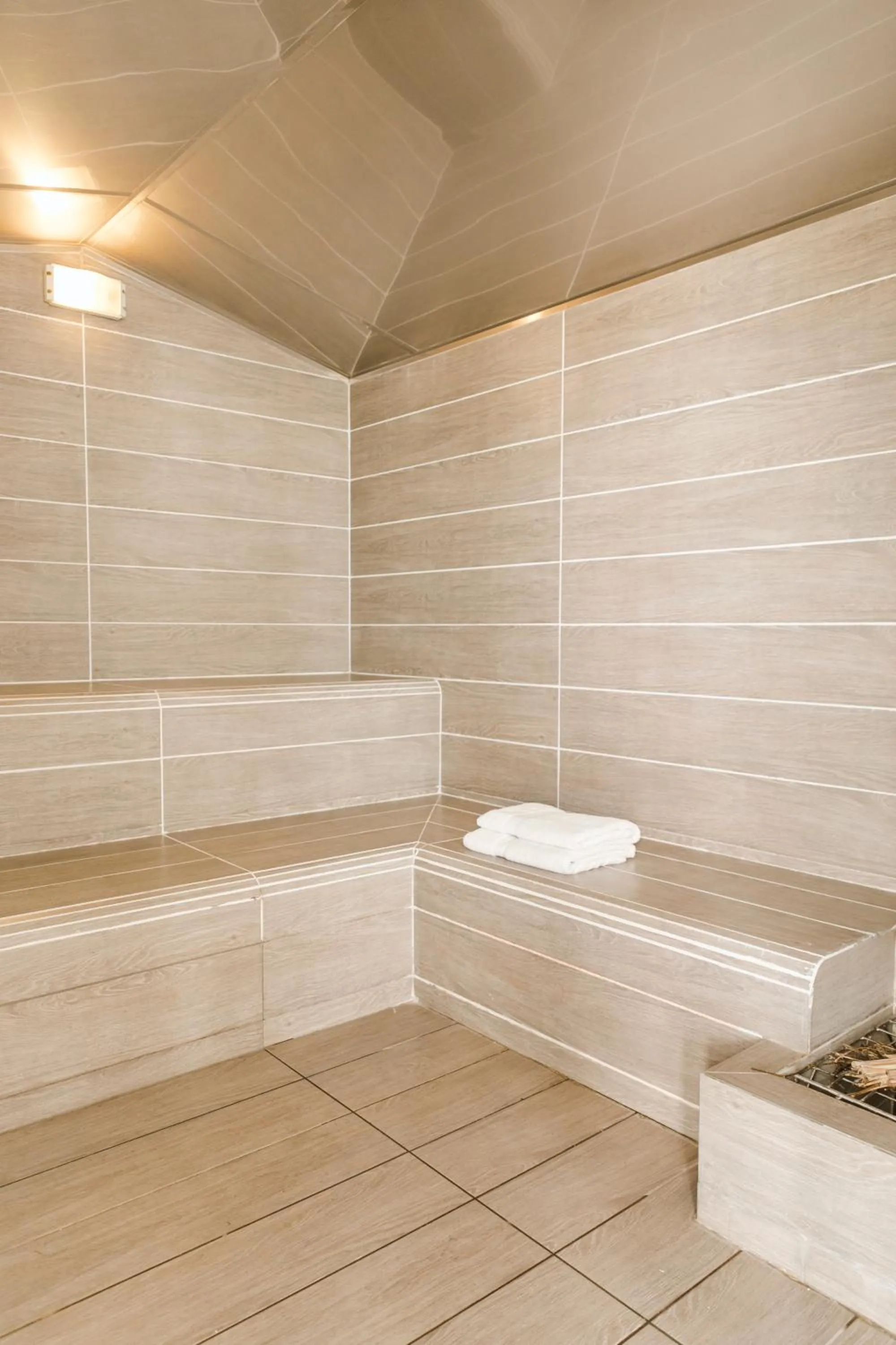 Sauna in Wyndham Costa del Sol Lima City