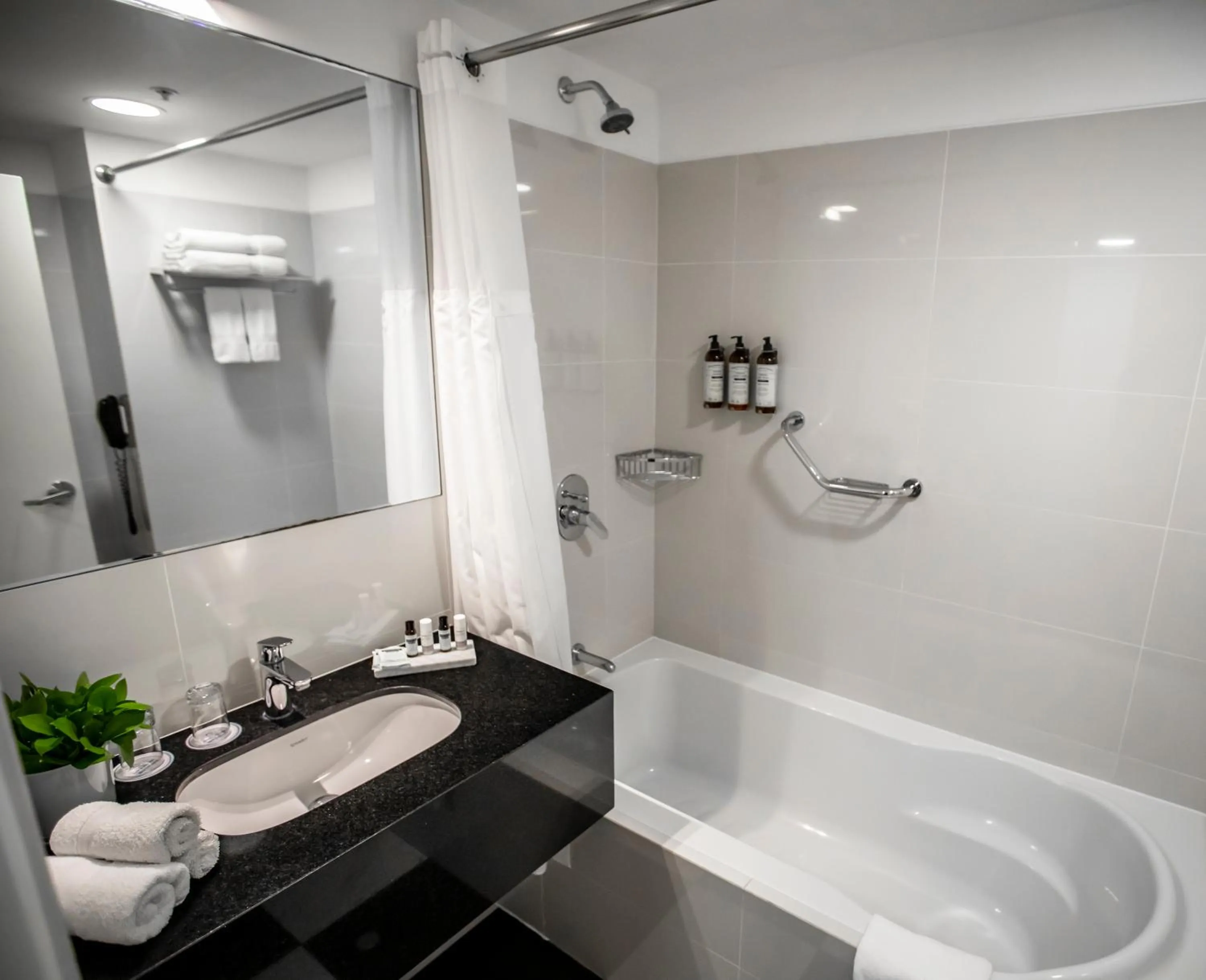 Bathroom in Wyndham Costa del Sol Lima City