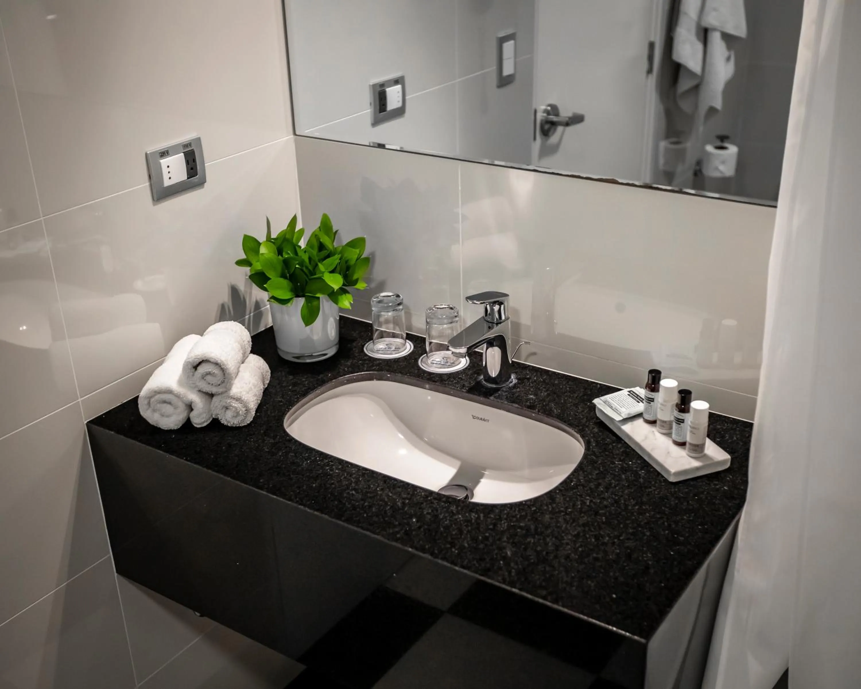 Bathroom in Wyndham Costa del Sol Lima City