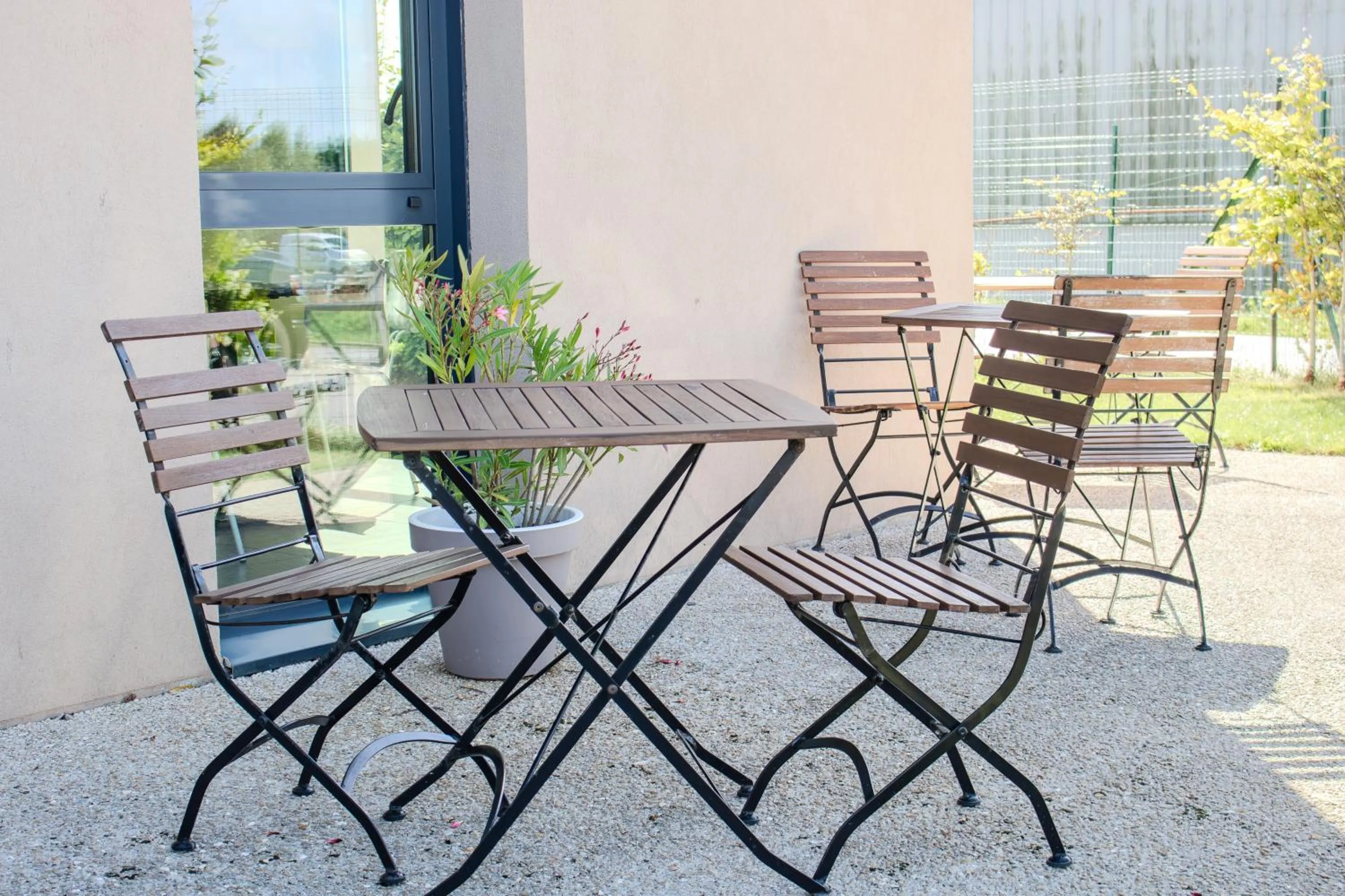 Patio in Brit Hotel Dieppe