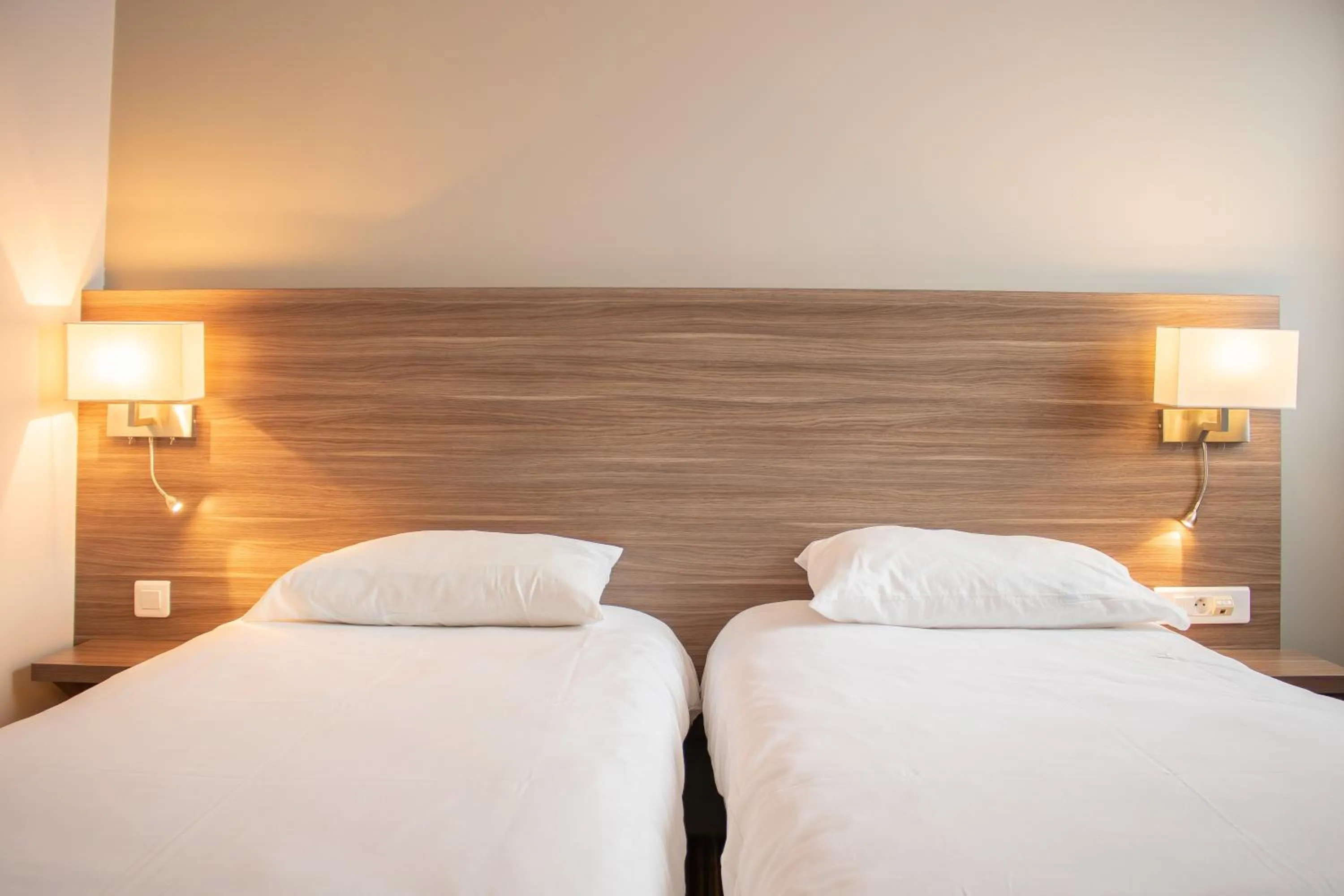 Bedroom, Bed in Brit Hotel Dieppe