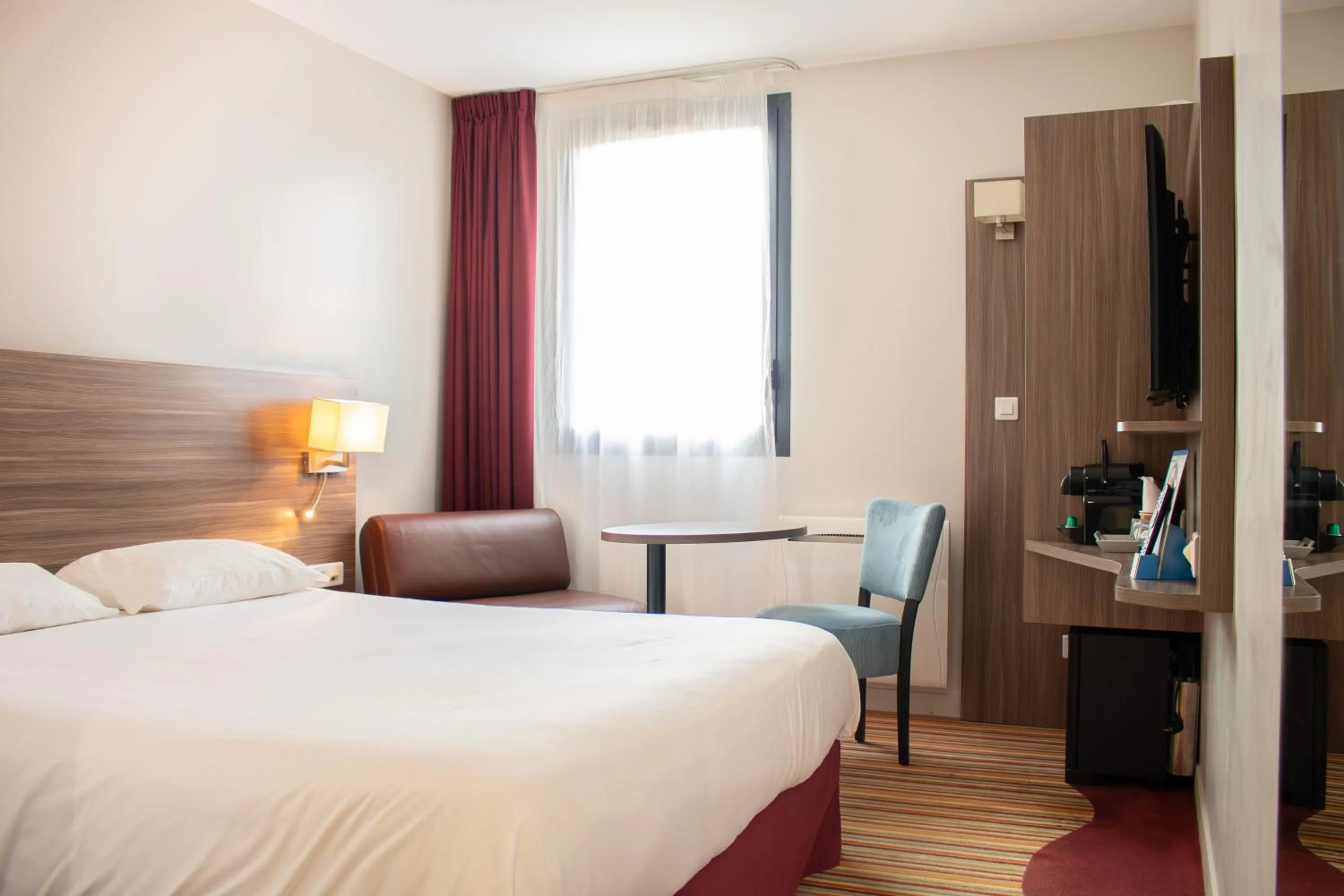 Bedroom, Bed in Brit Hotel Dieppe