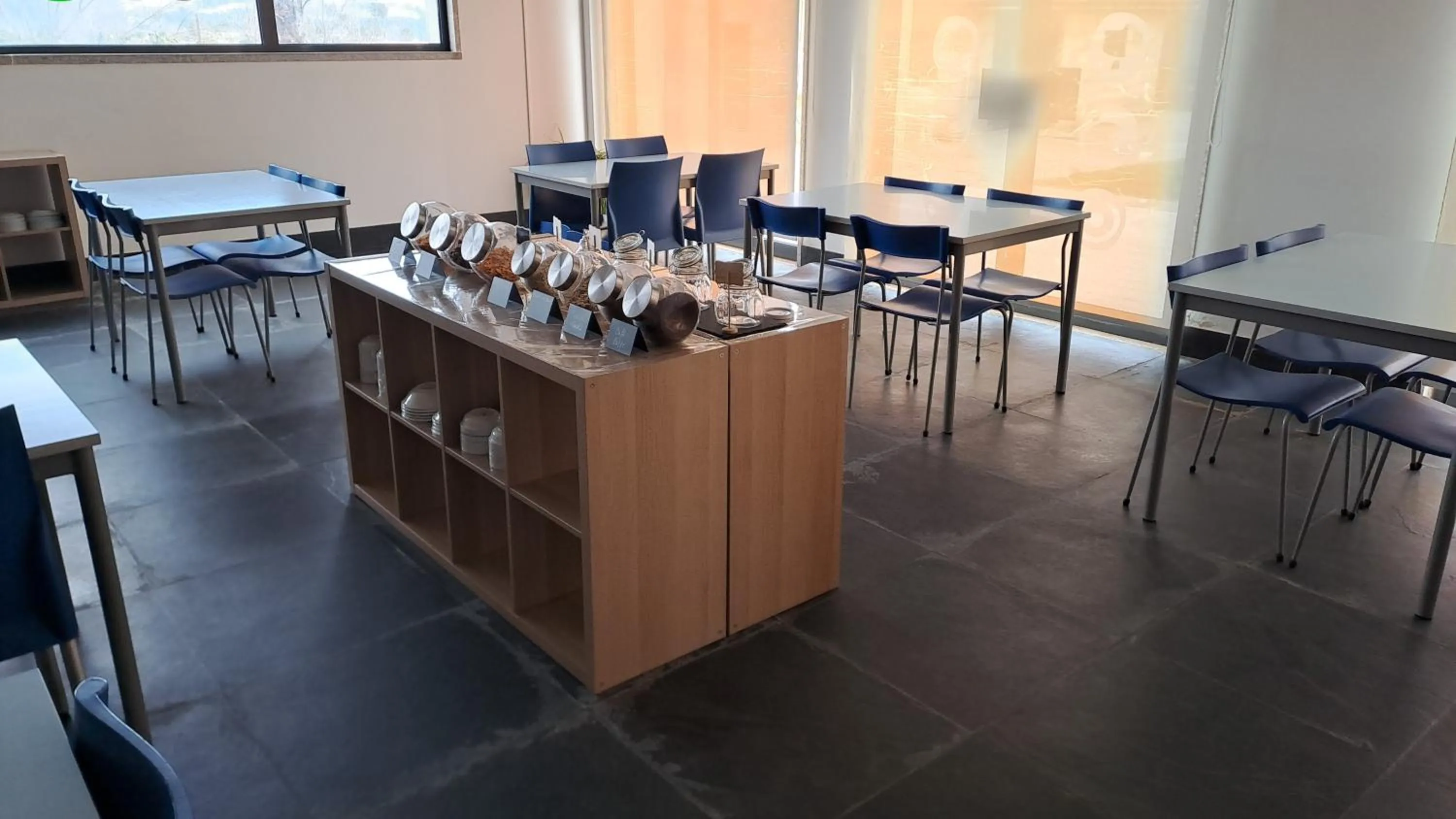 Breakfast in HI Alijo - Pousada de Juventude