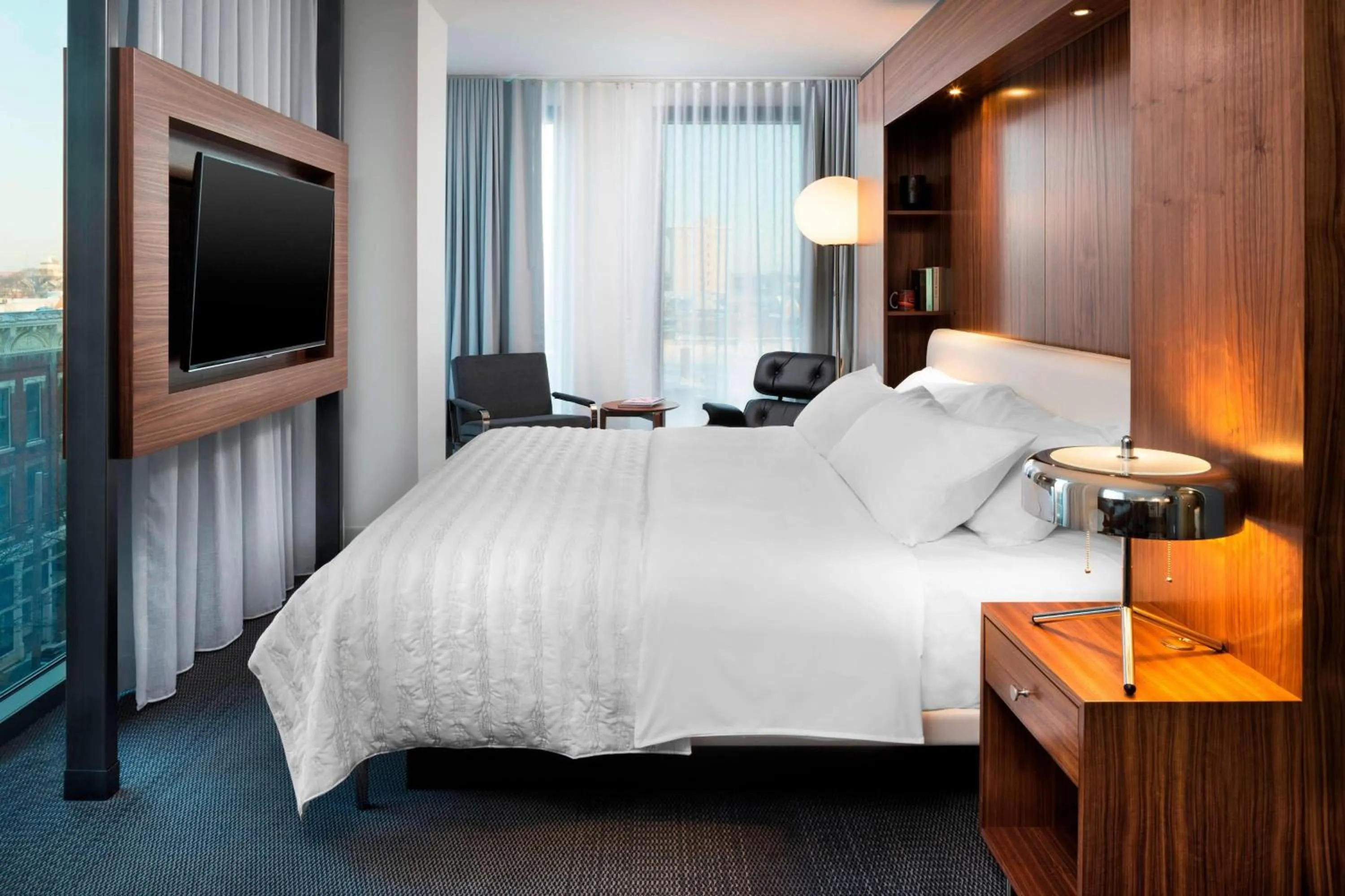 Photo of the whole room, Bed in Le Meridien Columbus, The Joseph