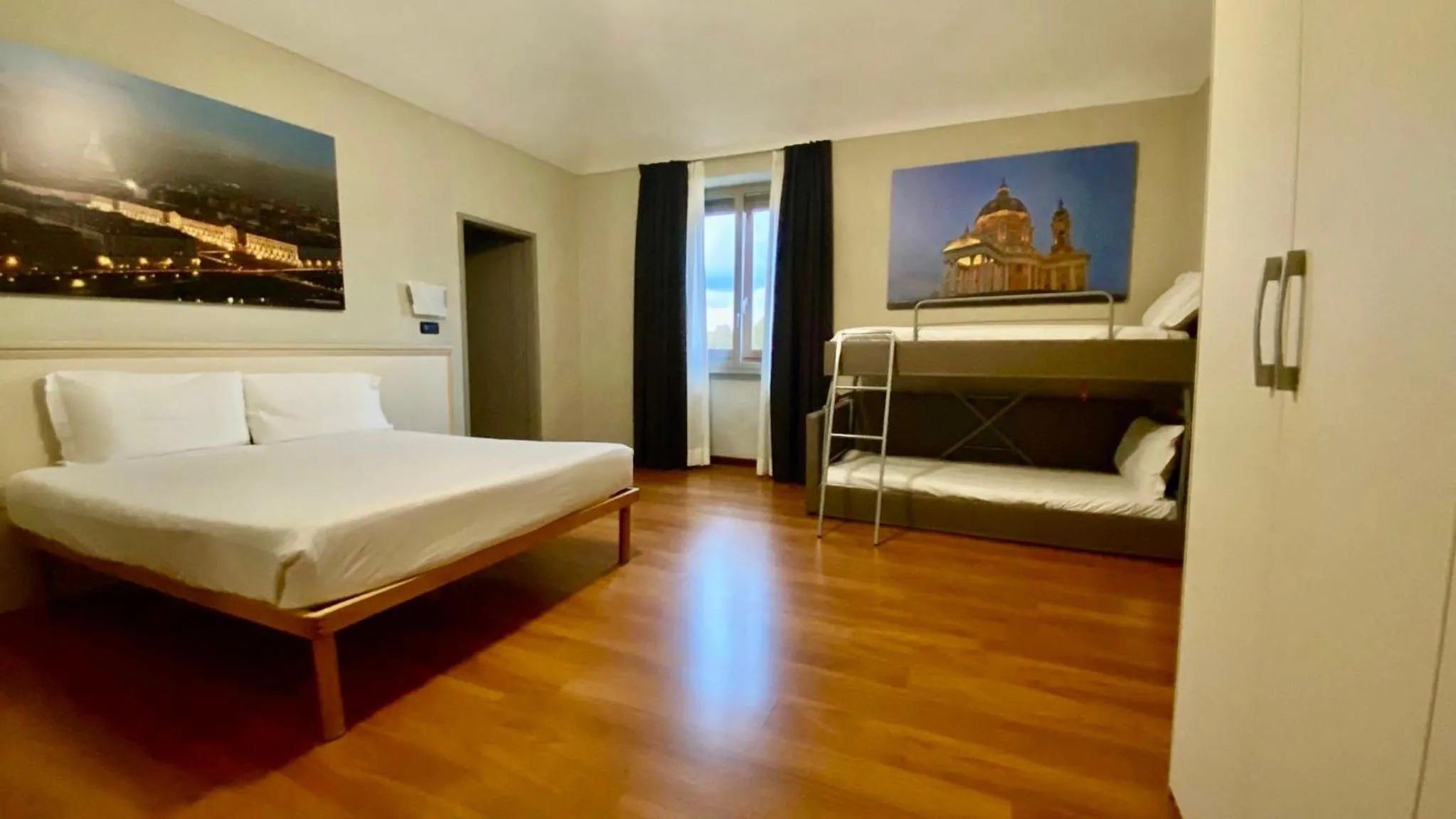 Bed in Best Quality Hotel Dock Milano