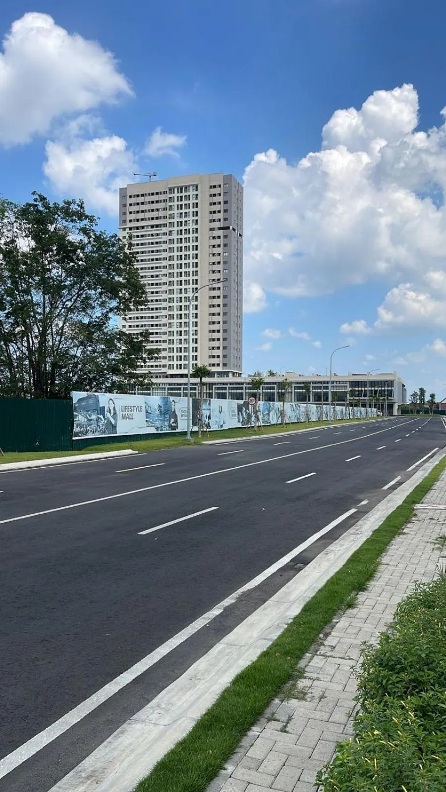 Vittorio Apartment Wiyung 1BR sby wifi smtv by ASH