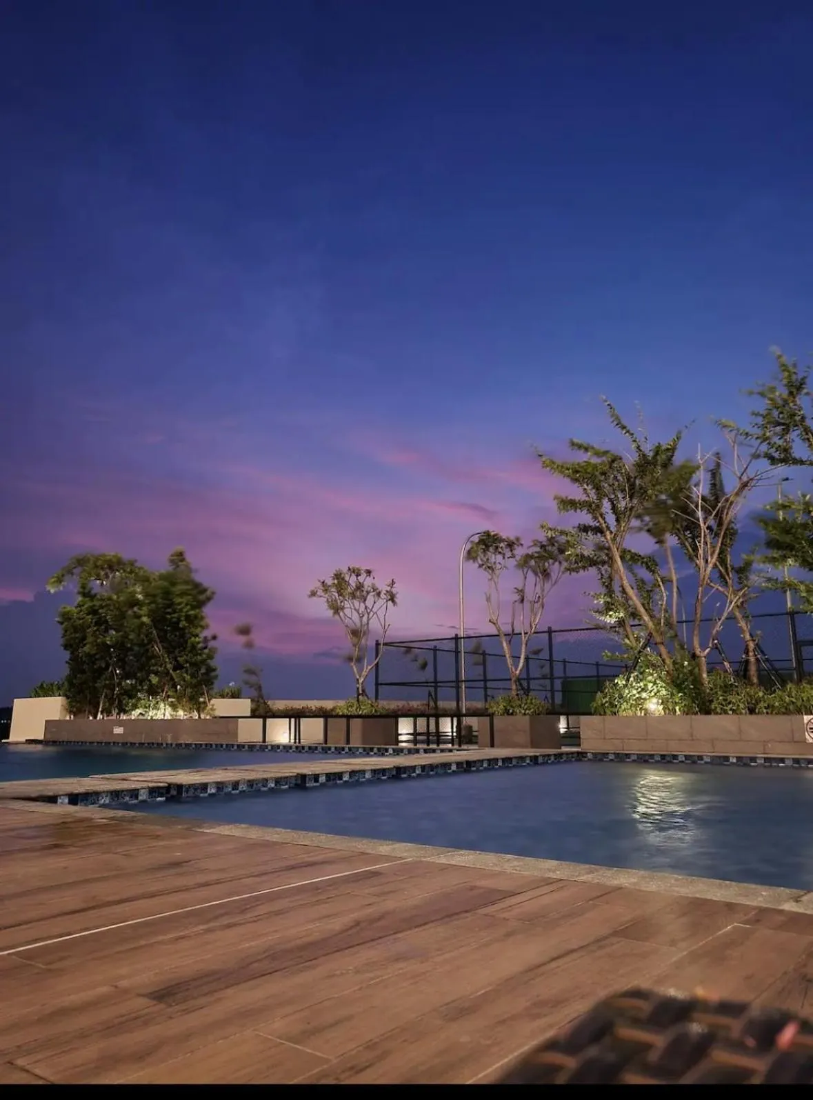 Vittorio Apartment Wiyung 1BR sby wifi smtv by ASH