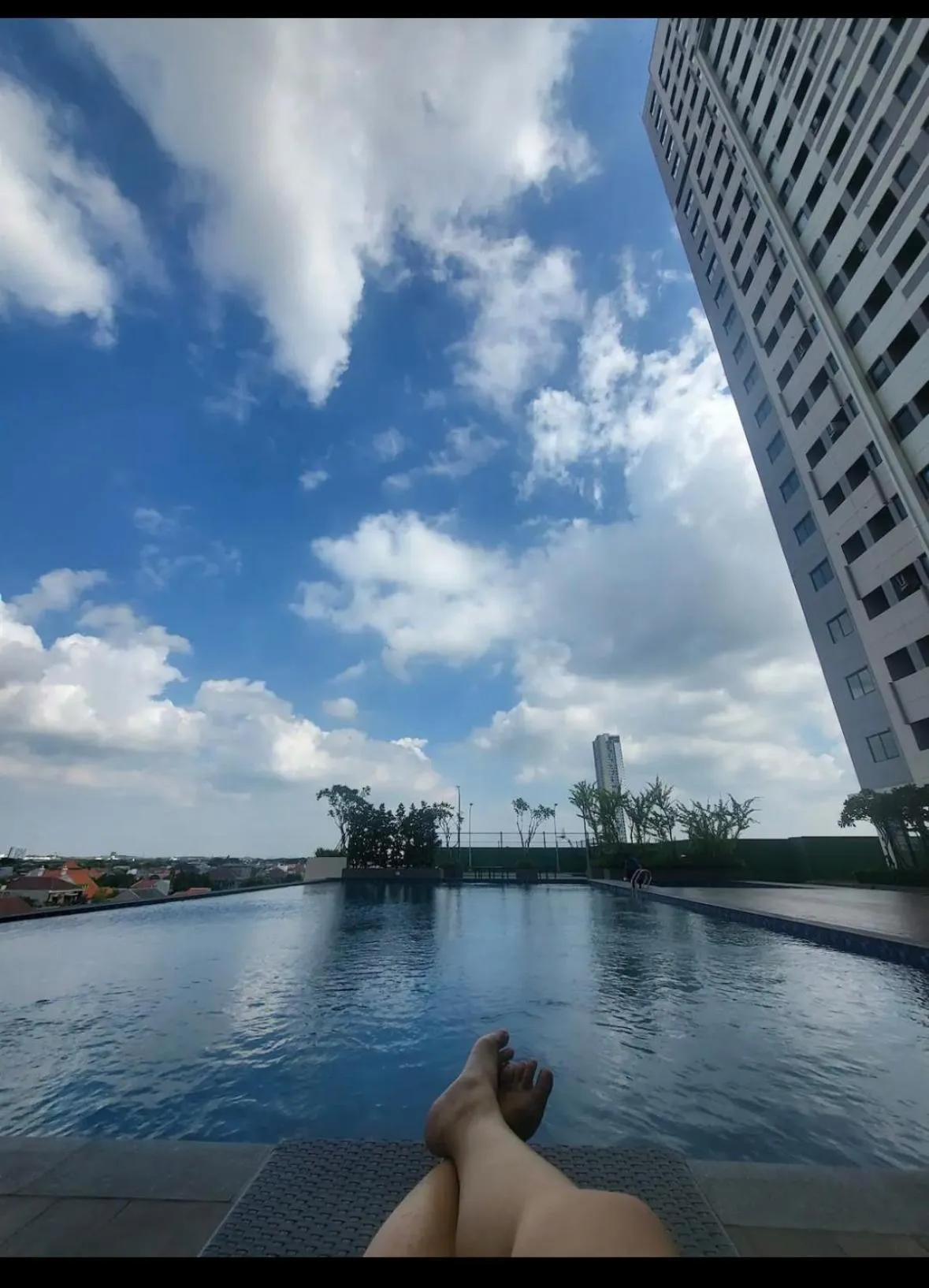 Vittorio Apartment Wiyung 1BR sby wifi smtv by ASH