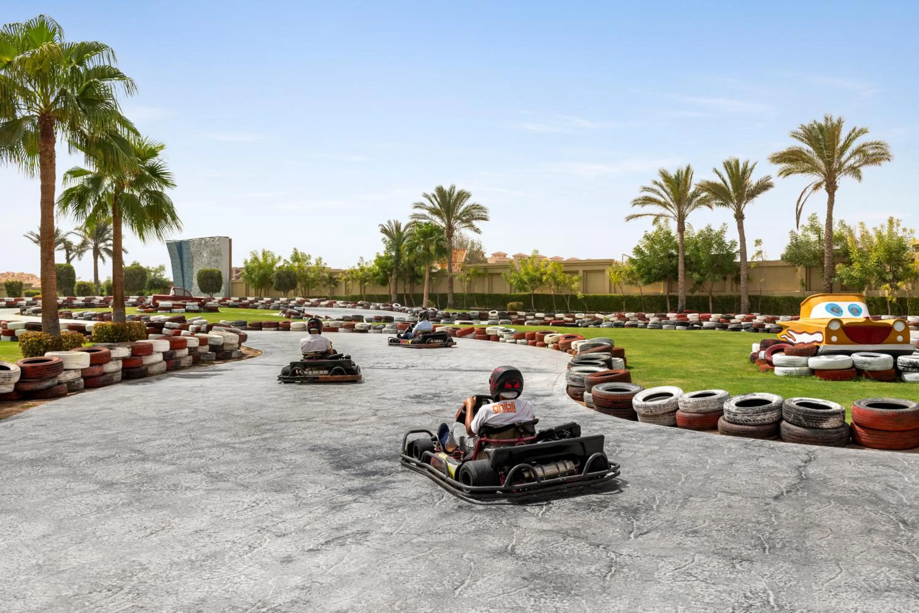 Entertainment in Rixos Premium Seagate