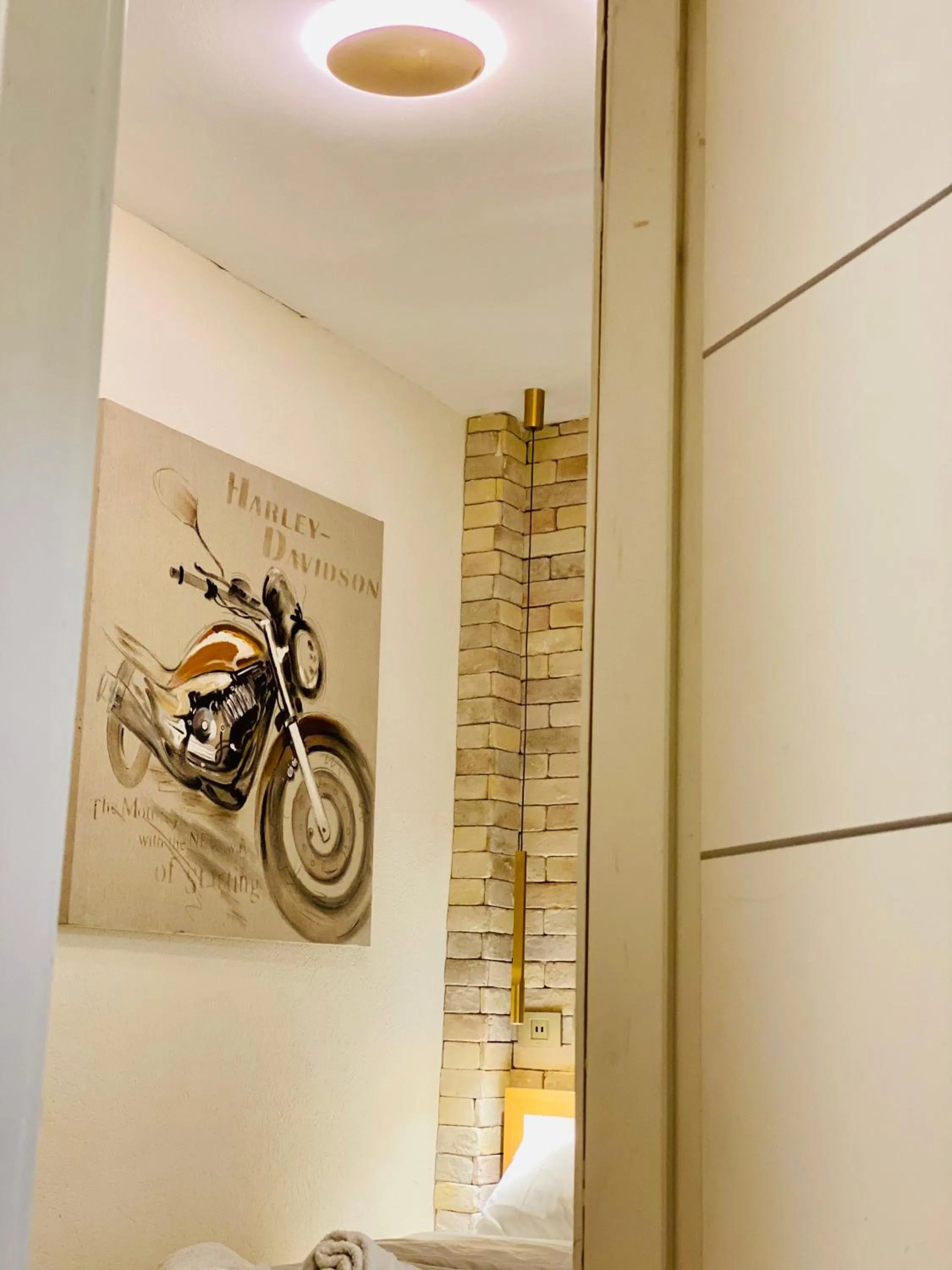 Decorative detail in Sunset TLV Apartment - Dizengoff 142