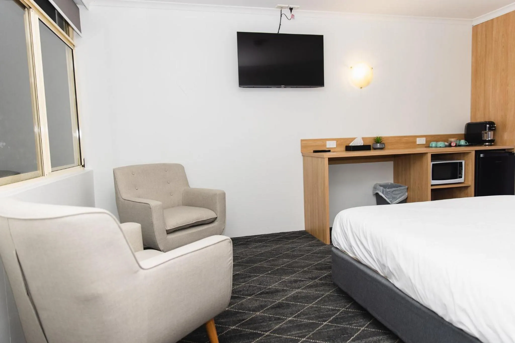 Bedroom, Bed in Lakeview Hotel Motel