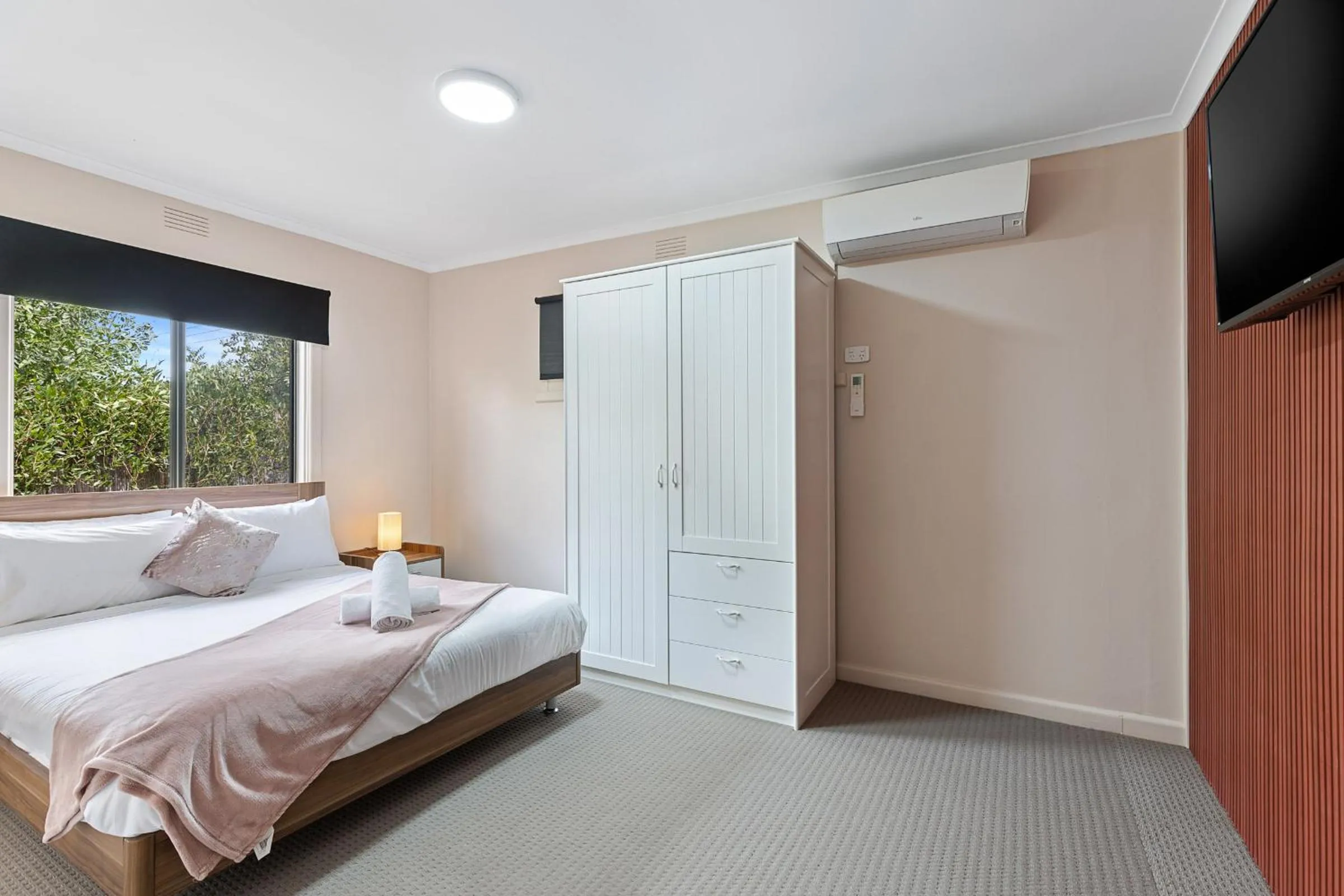 Bed in Gazebo Motor Inn - Strathmerton