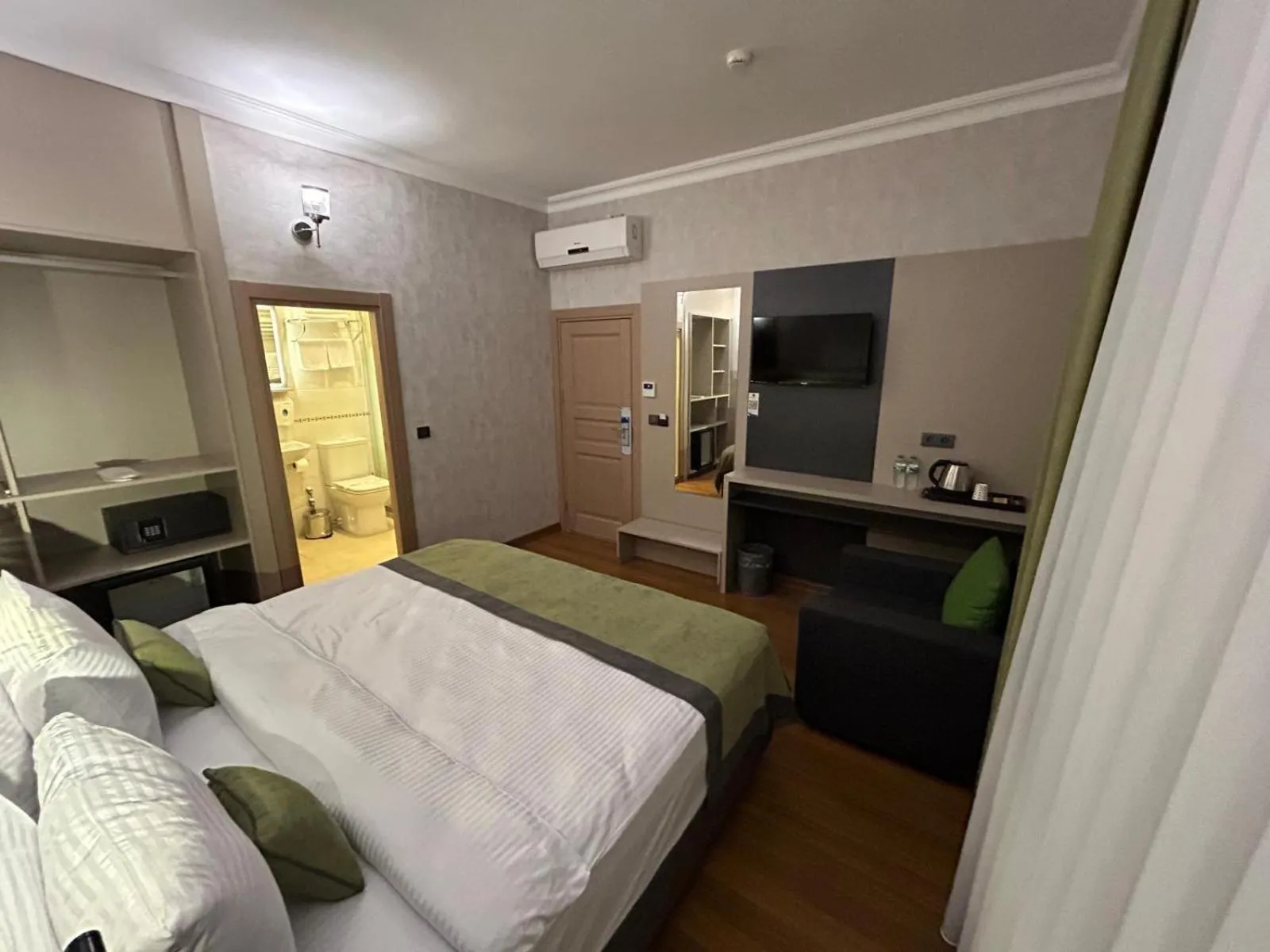 Bed in The Best City Kadikoy