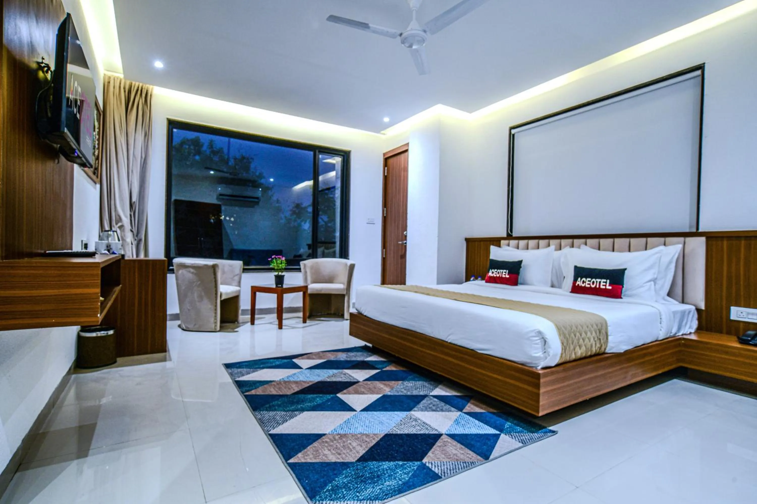 Bed in Aceotel Premier, Vijay Nagar