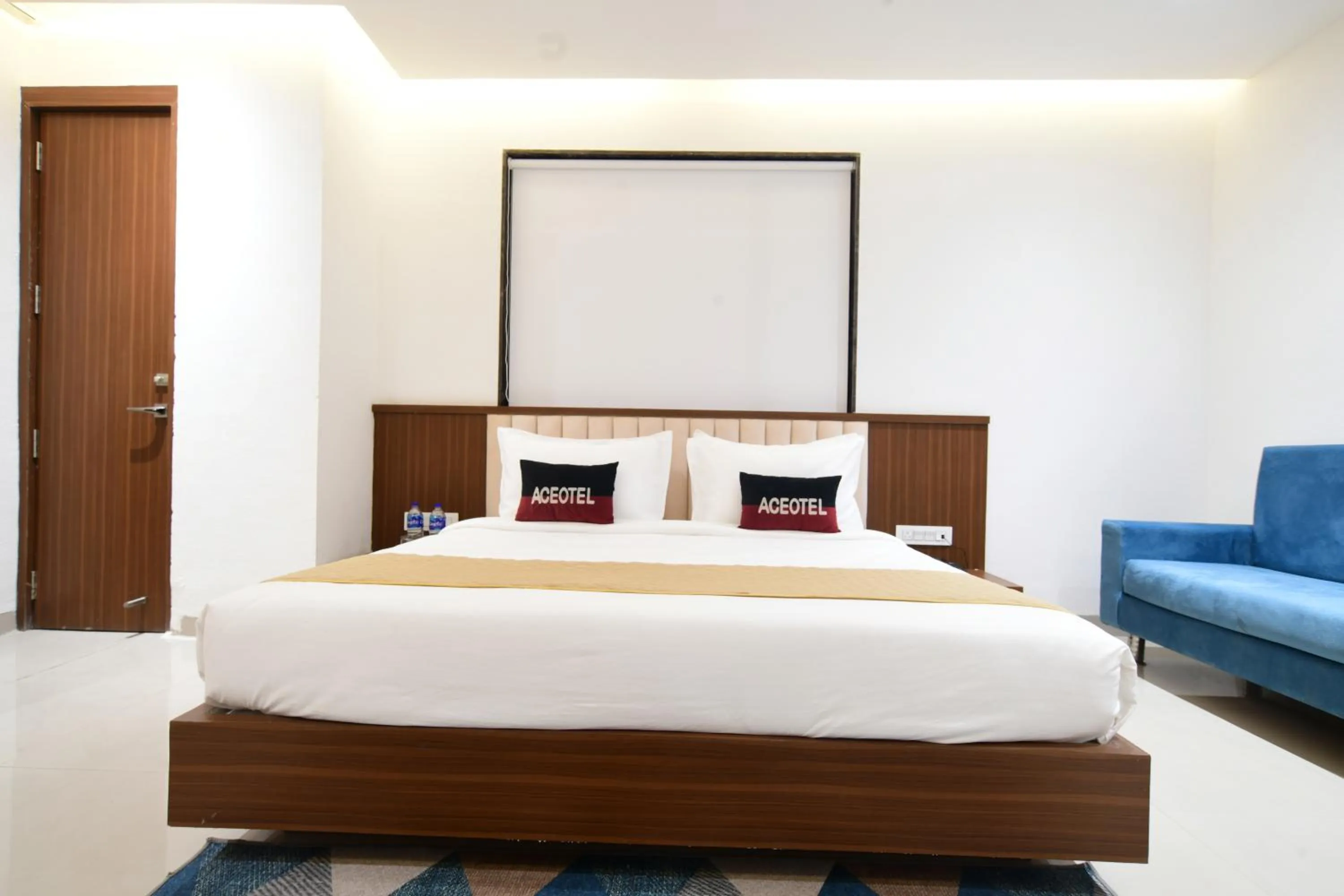 Bed in Aceotel Premier, Vijay Nagar