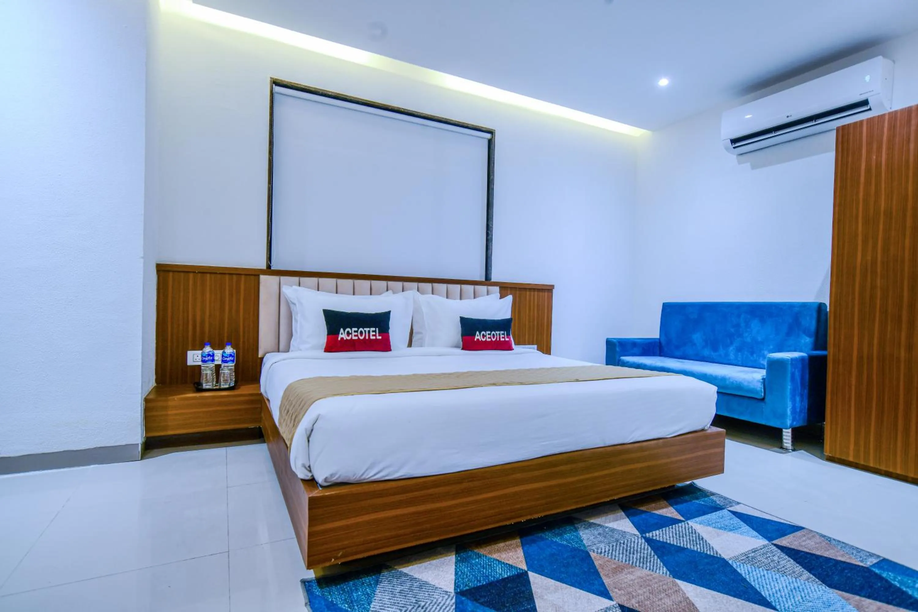Bed in Aceotel Premier, Vijay Nagar