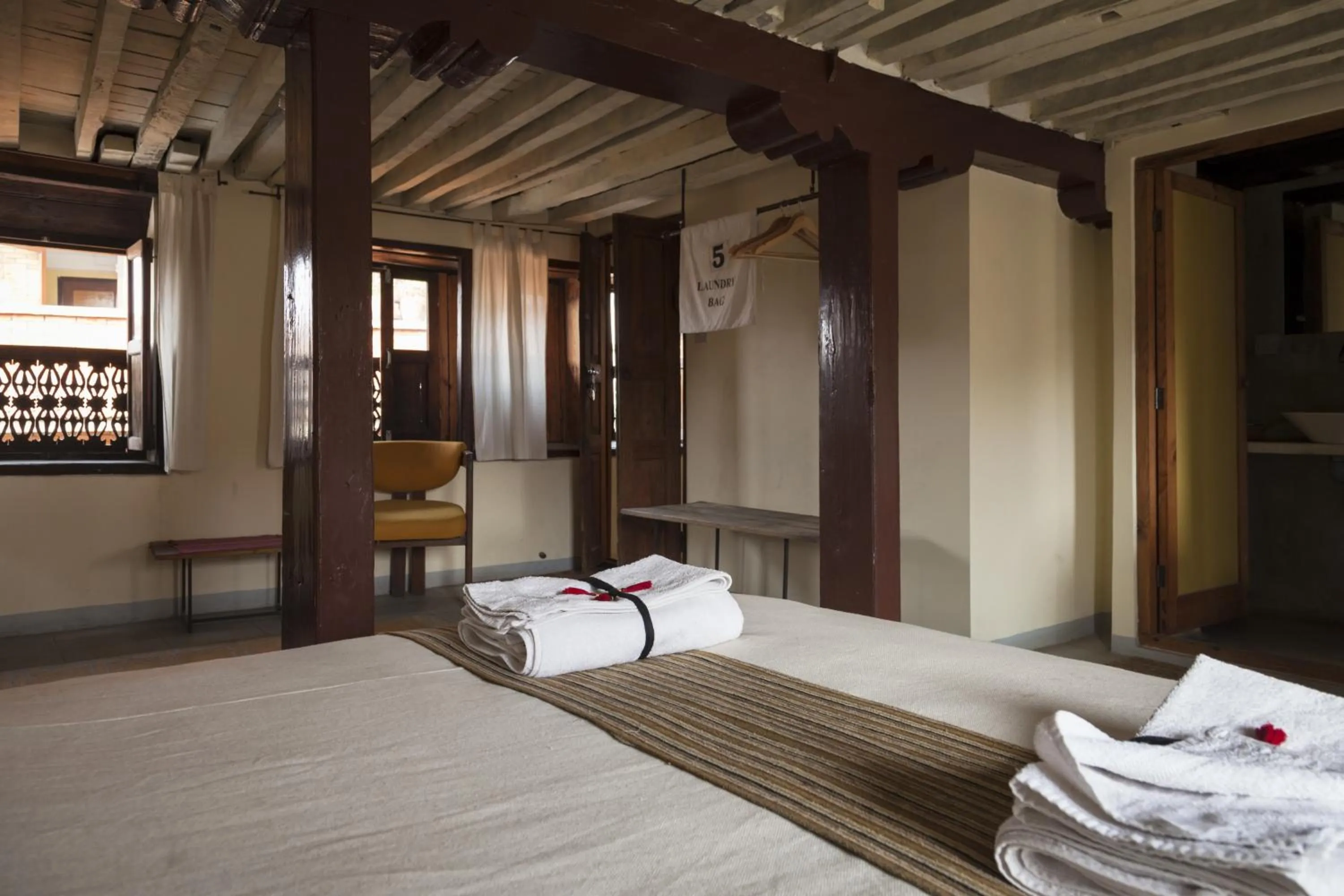Bedroom, Bed in Traditional Homes - Swotha