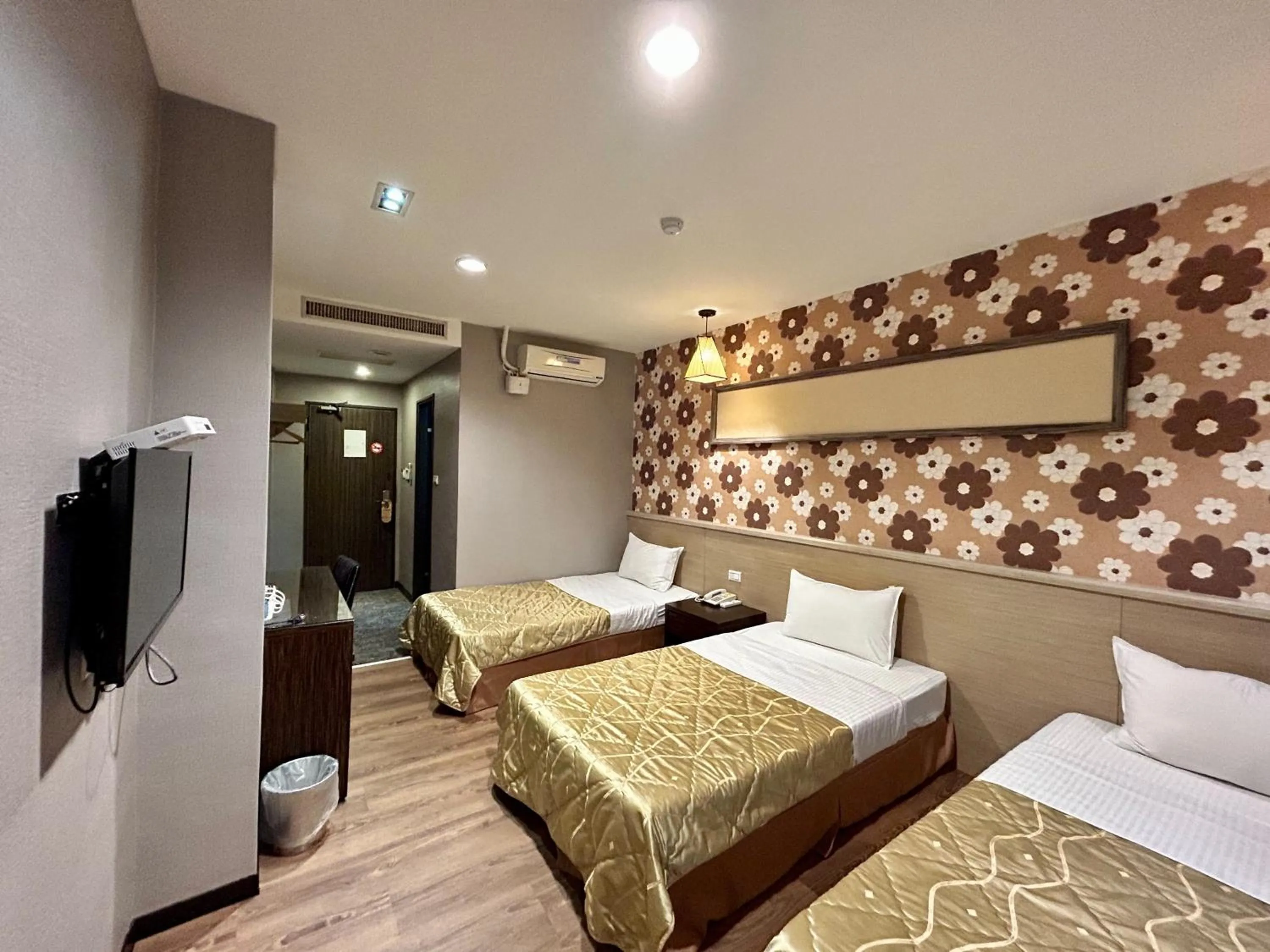 Bed in Home Full Hotel