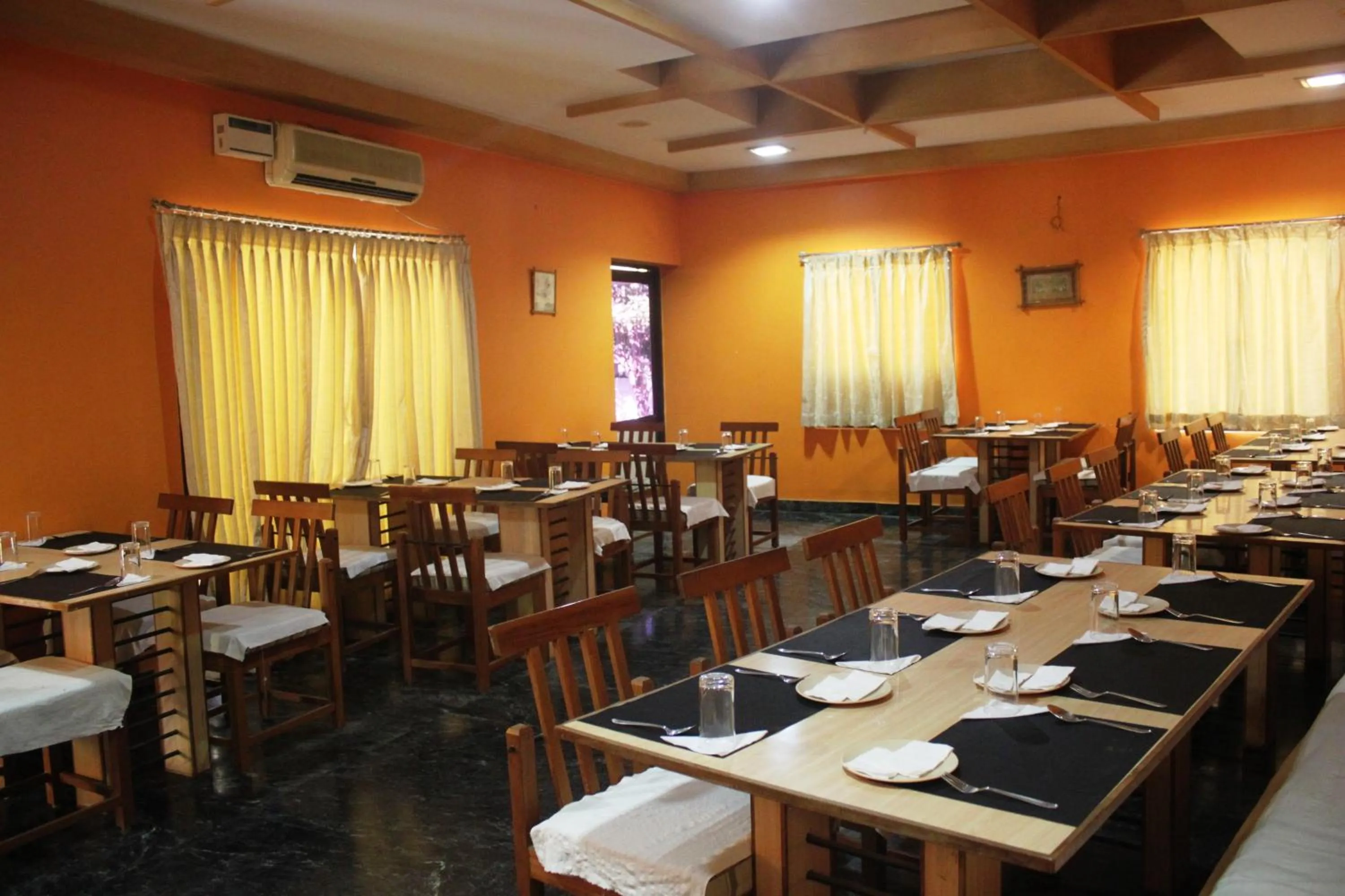 Dining area in Sterling Arunai Anantha - Tiruvannamalai