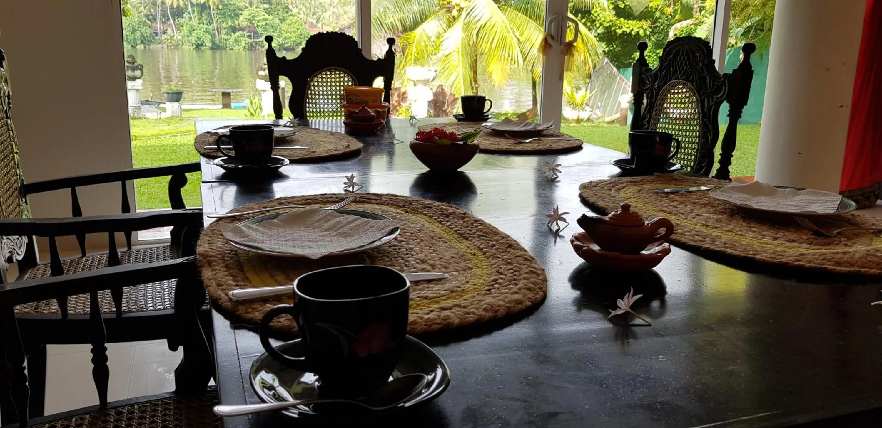 Restaurant/places to eat in Residence Jasmine