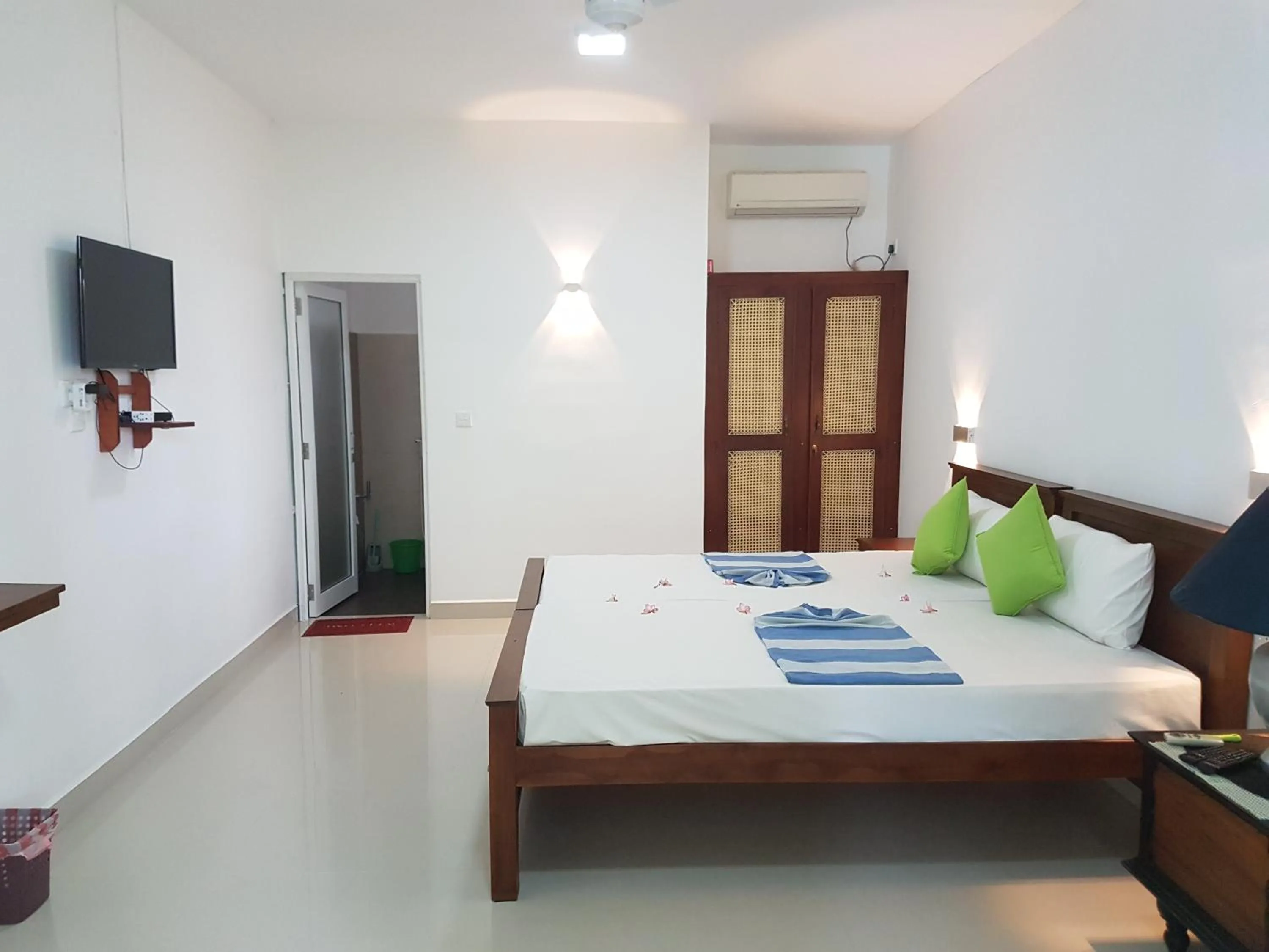 Pool view, Bed in Residence Jasmine