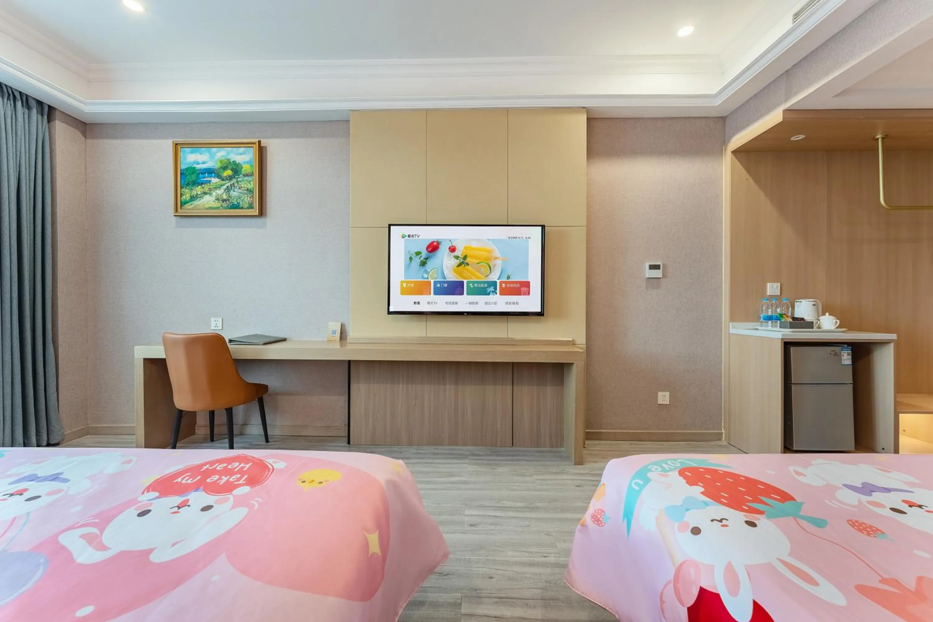 Photo of the whole room, Bed in Rezen Select Shanghai International Resort