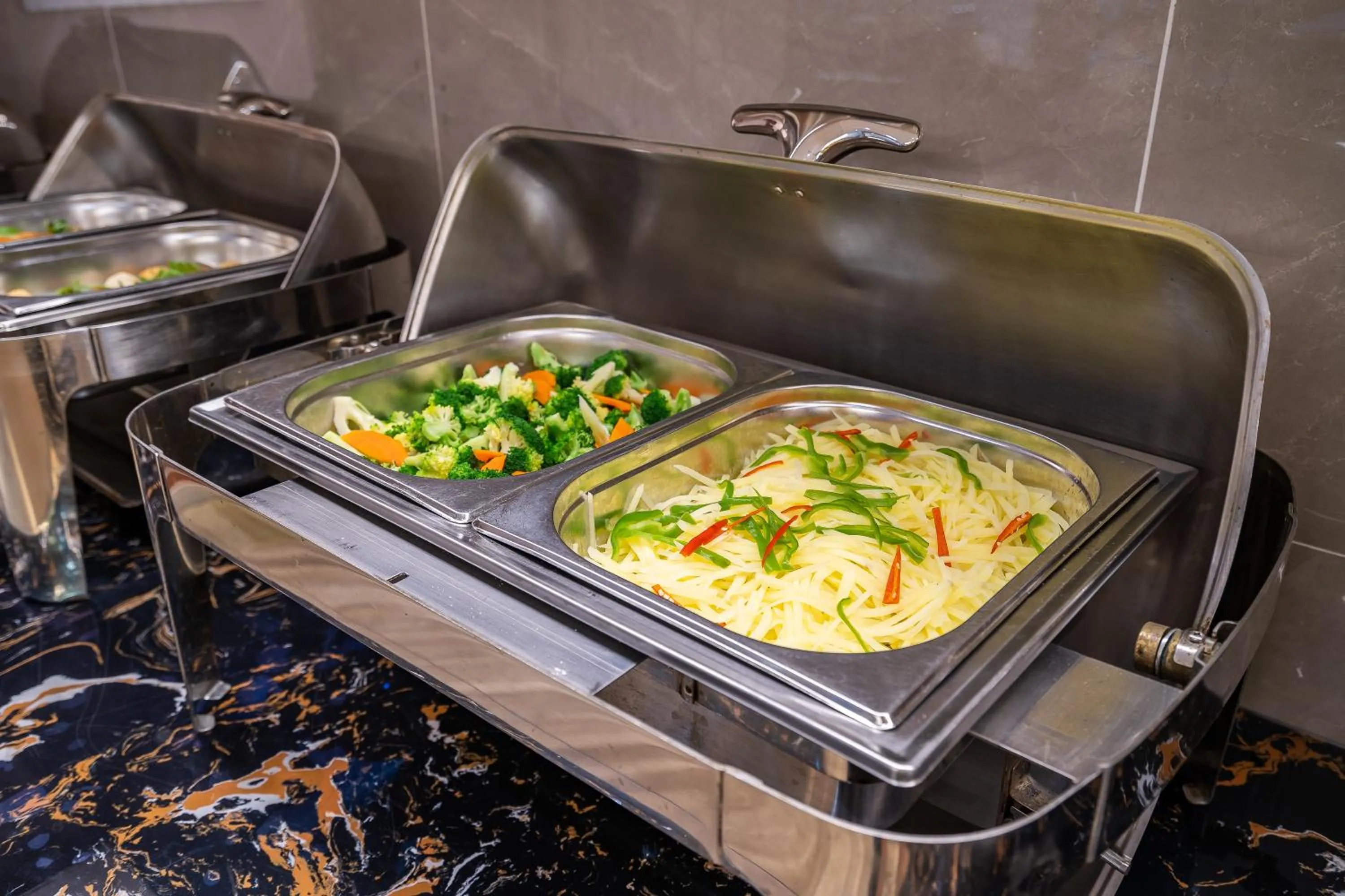 Buffet breakfast in Rezen Select Shanghai International Resort