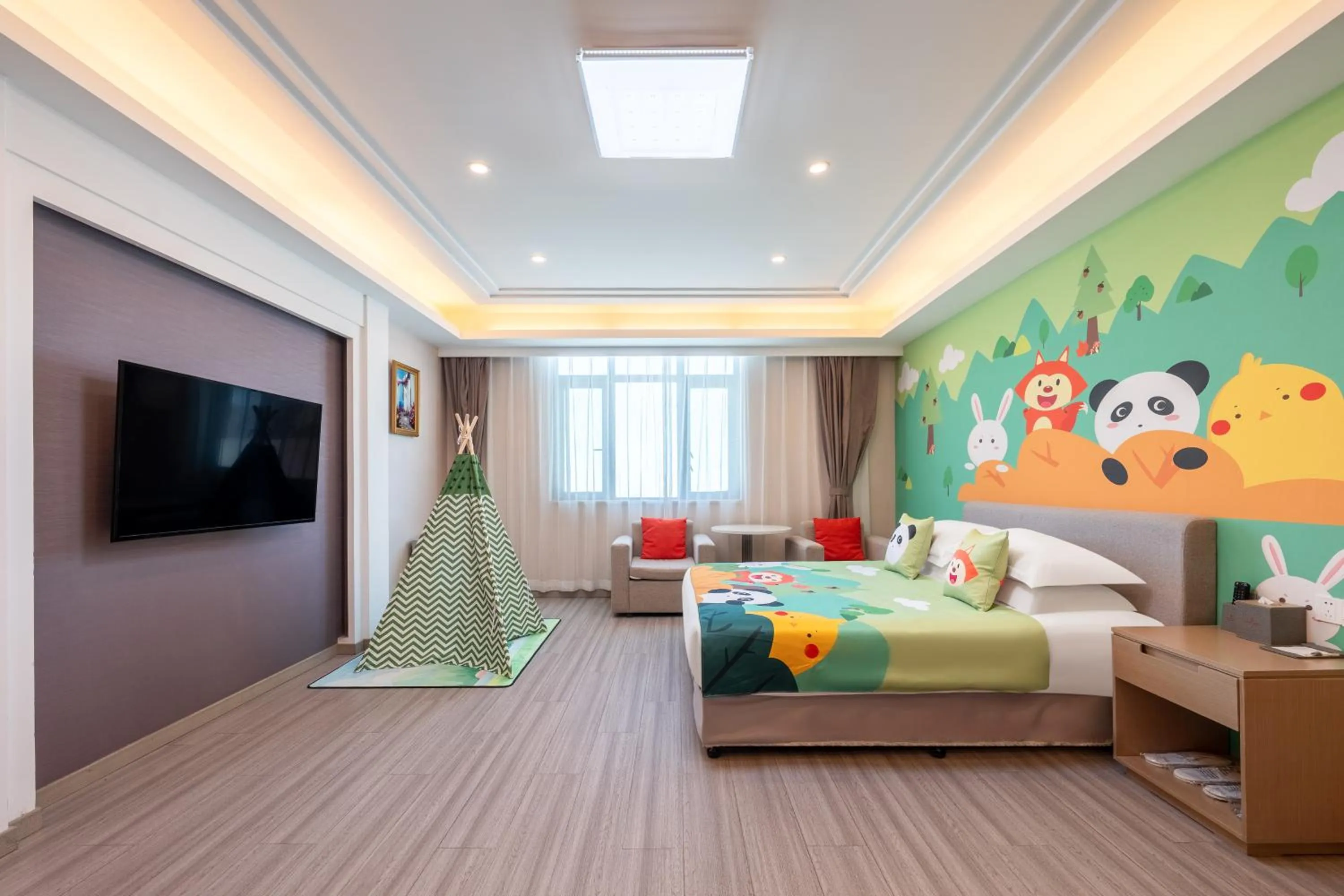 Communal lounge/ TV room, Bed in Rezen Select Shanghai International Resort