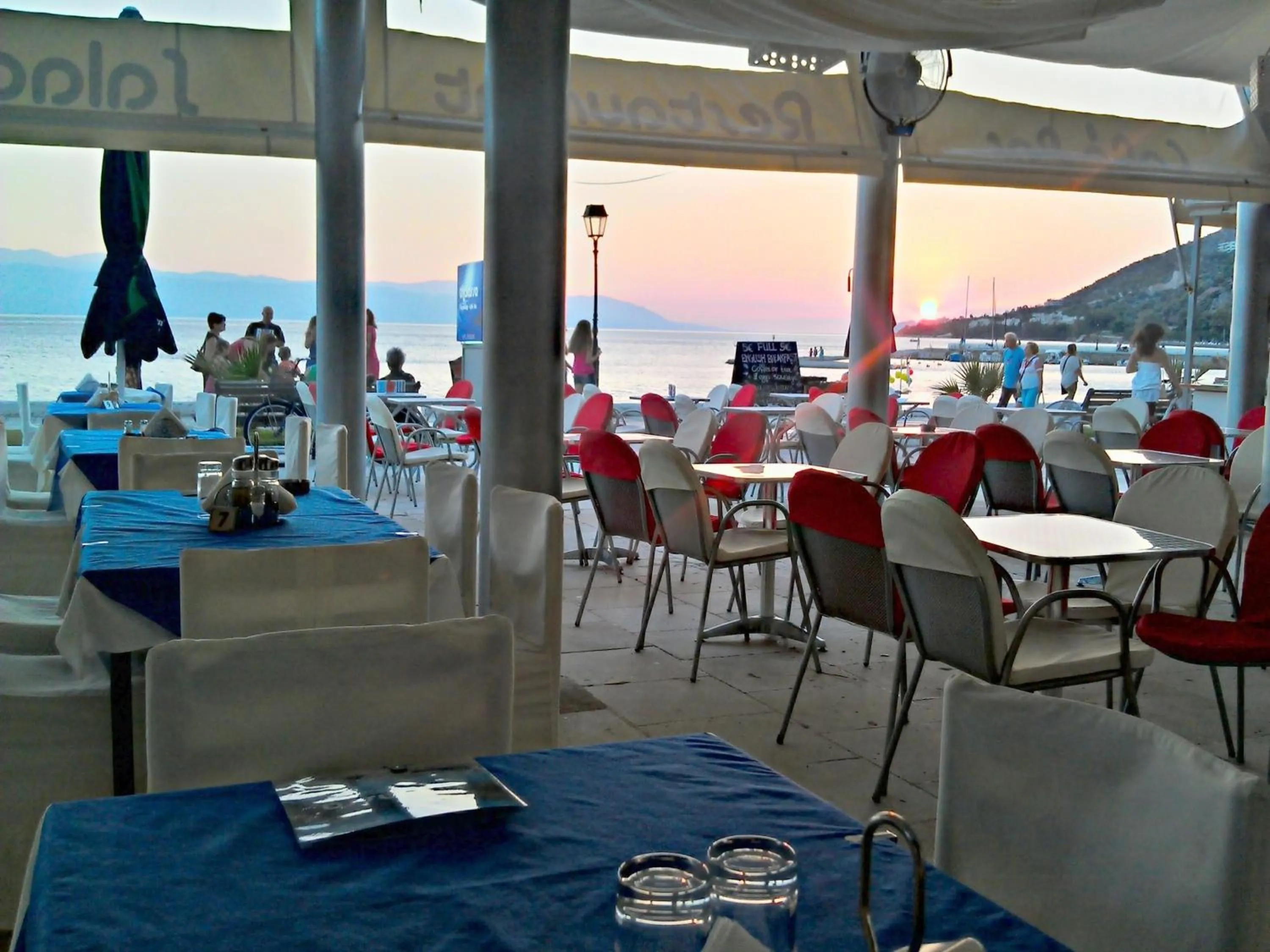 Restaurant/places to eat in Hotel Excelsior