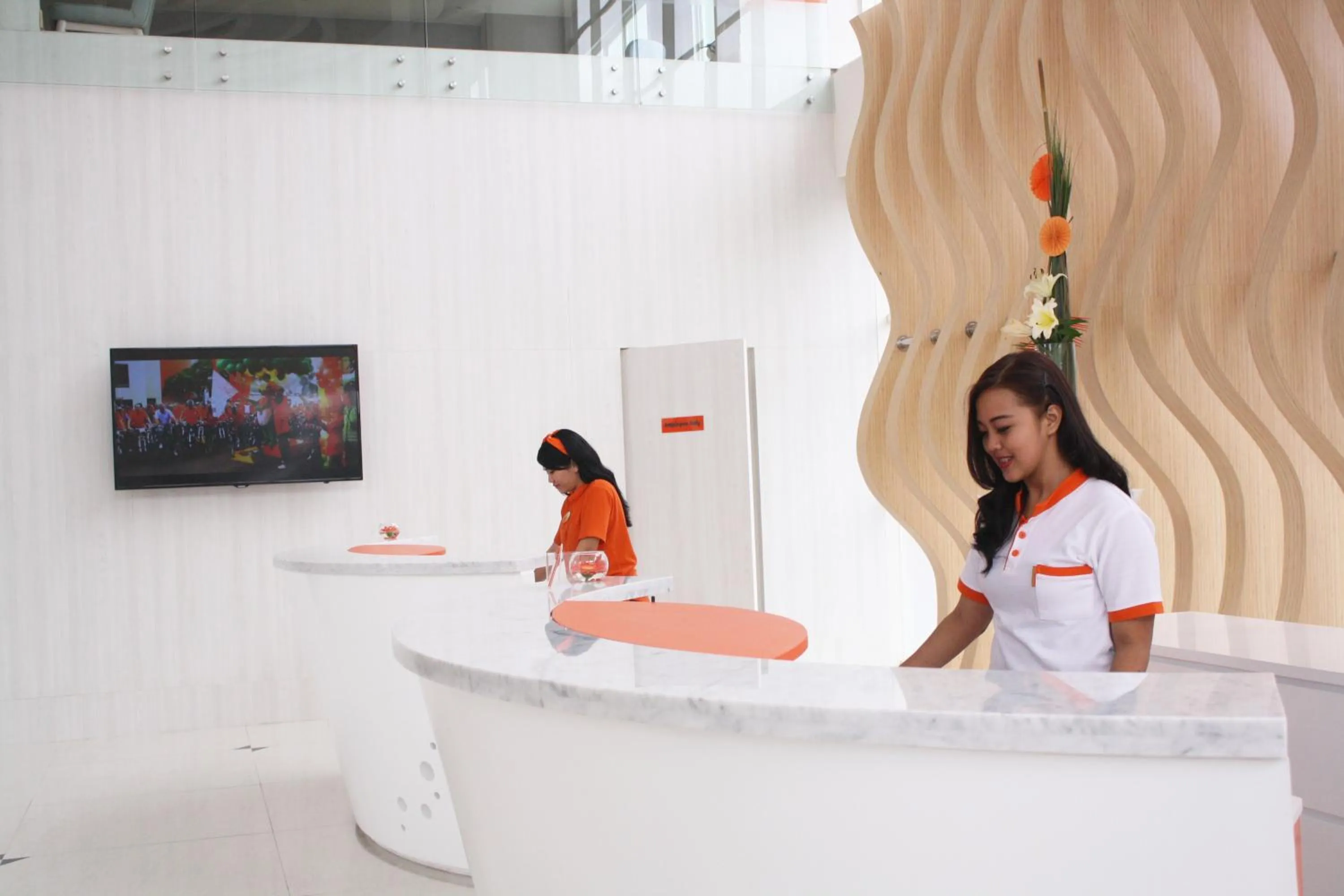 Lobby or reception in HARRIS Hotel & Conventions Ciumbuleuit Bandung