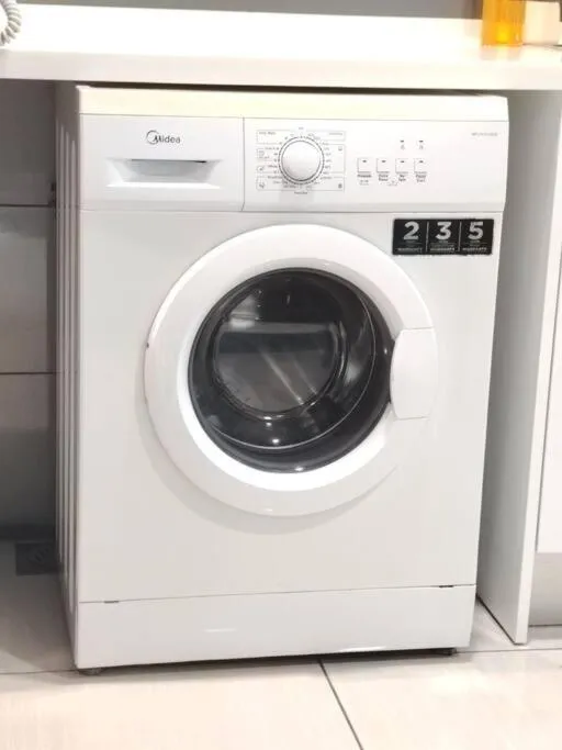 Almas Studio Couple Netflix 100Mbps BySTAY