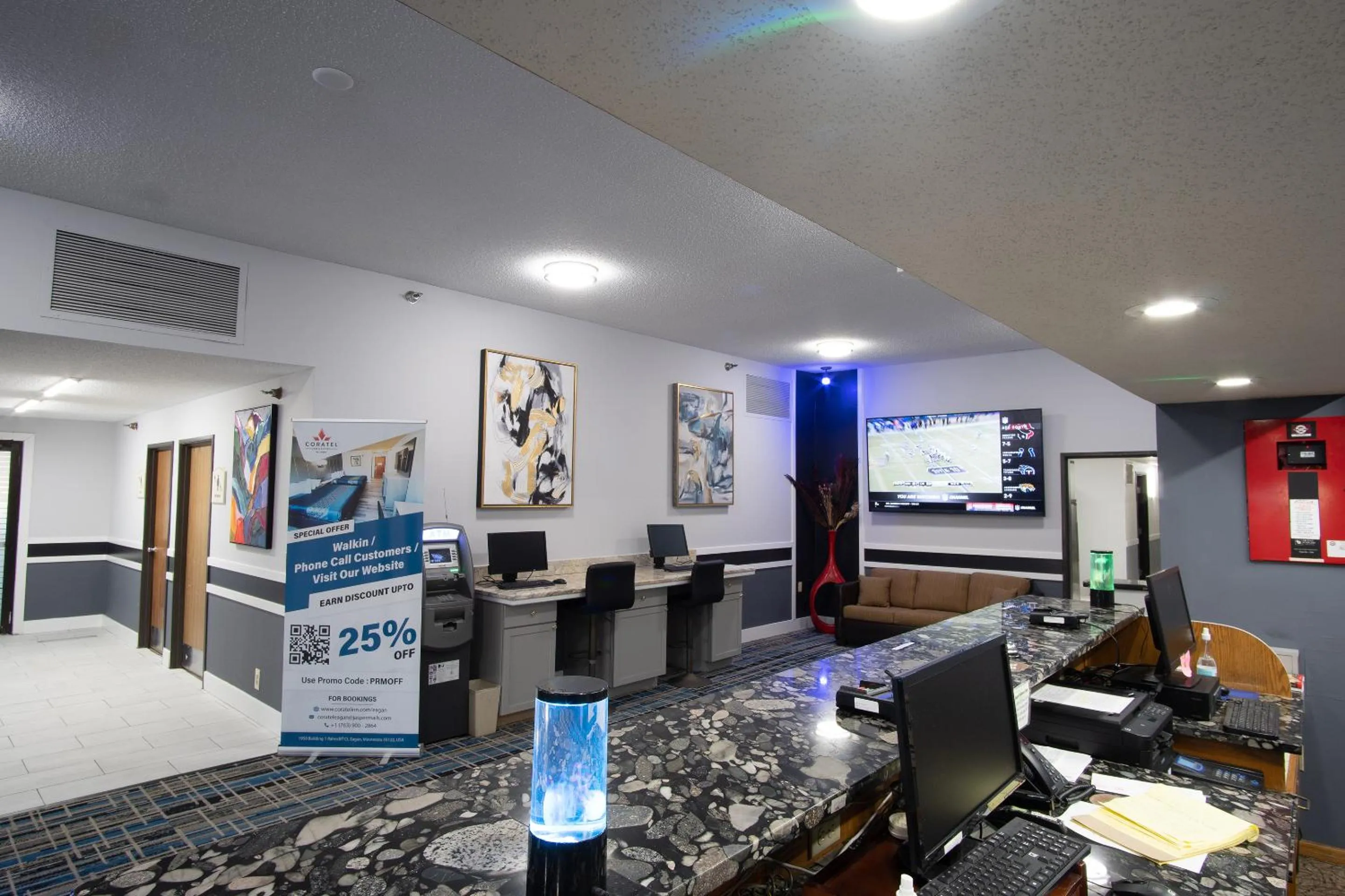 Lobby or reception in Coratel Inn and Suites By Jasper Eagan ST Paul Airport & Mall of America