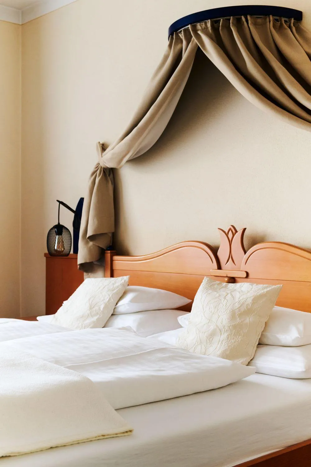 Bed in Hotel Garni Thermenoase