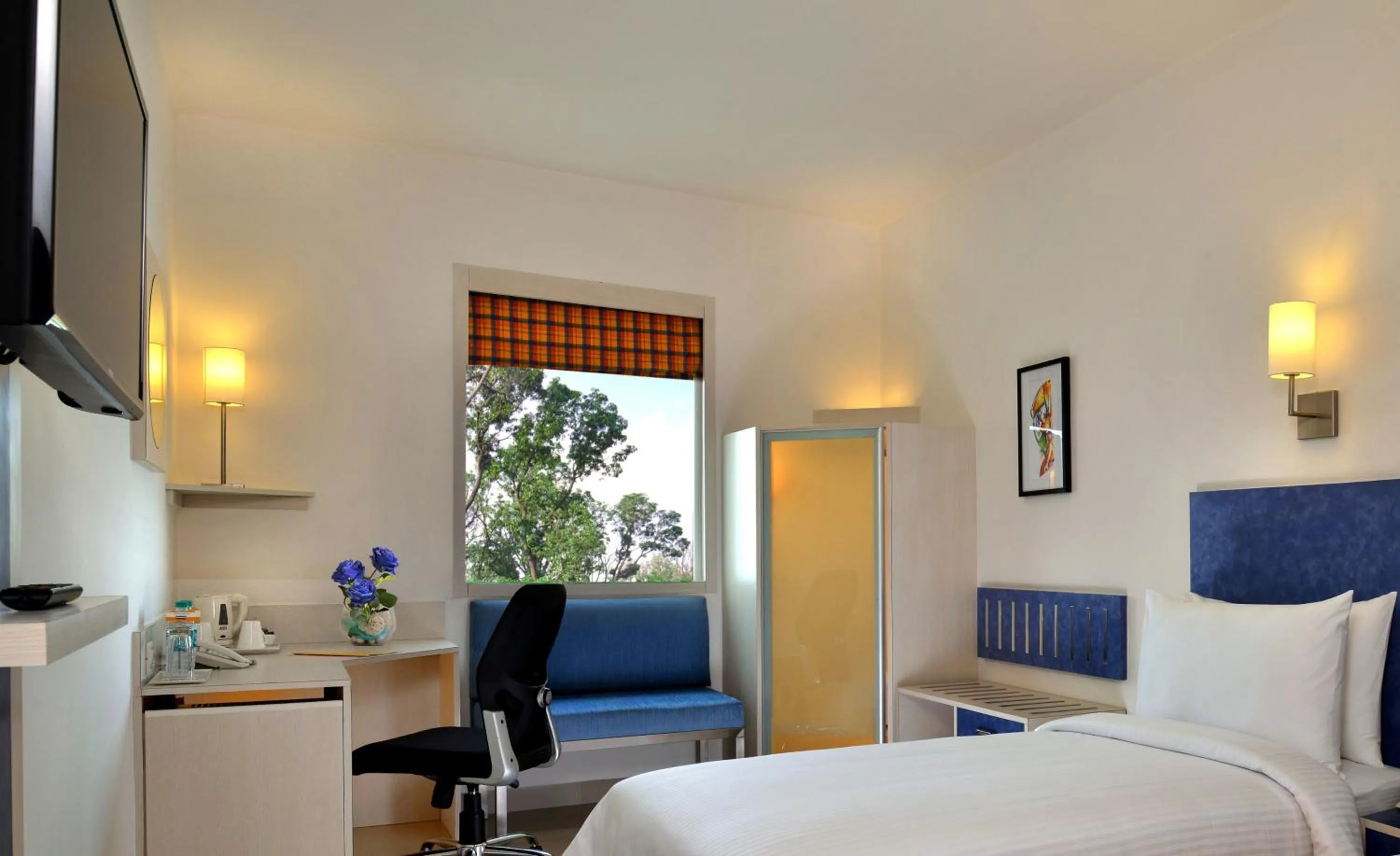 Bed in Red Fox by Lemon Tree Hotels, Bhiwadi