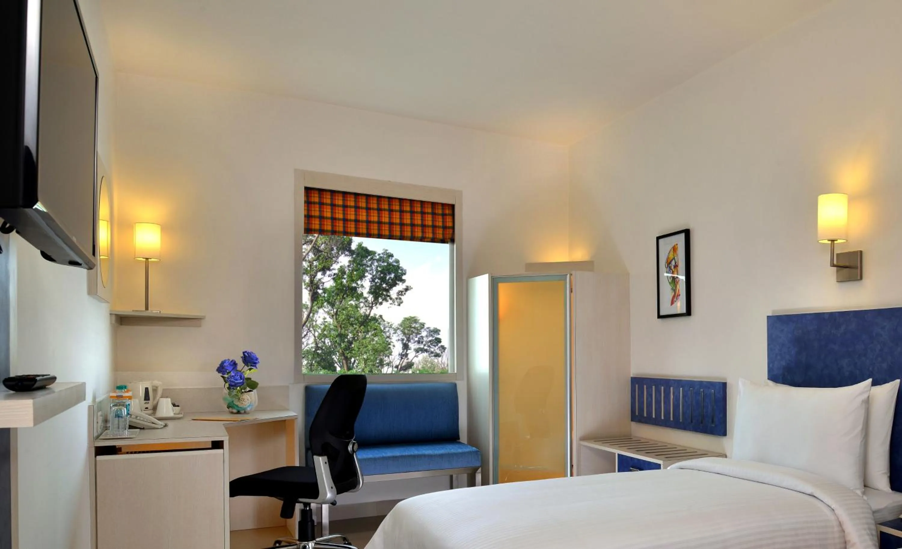 Bed in Red Fox by Lemon Tree Hotels, Bhiwadi